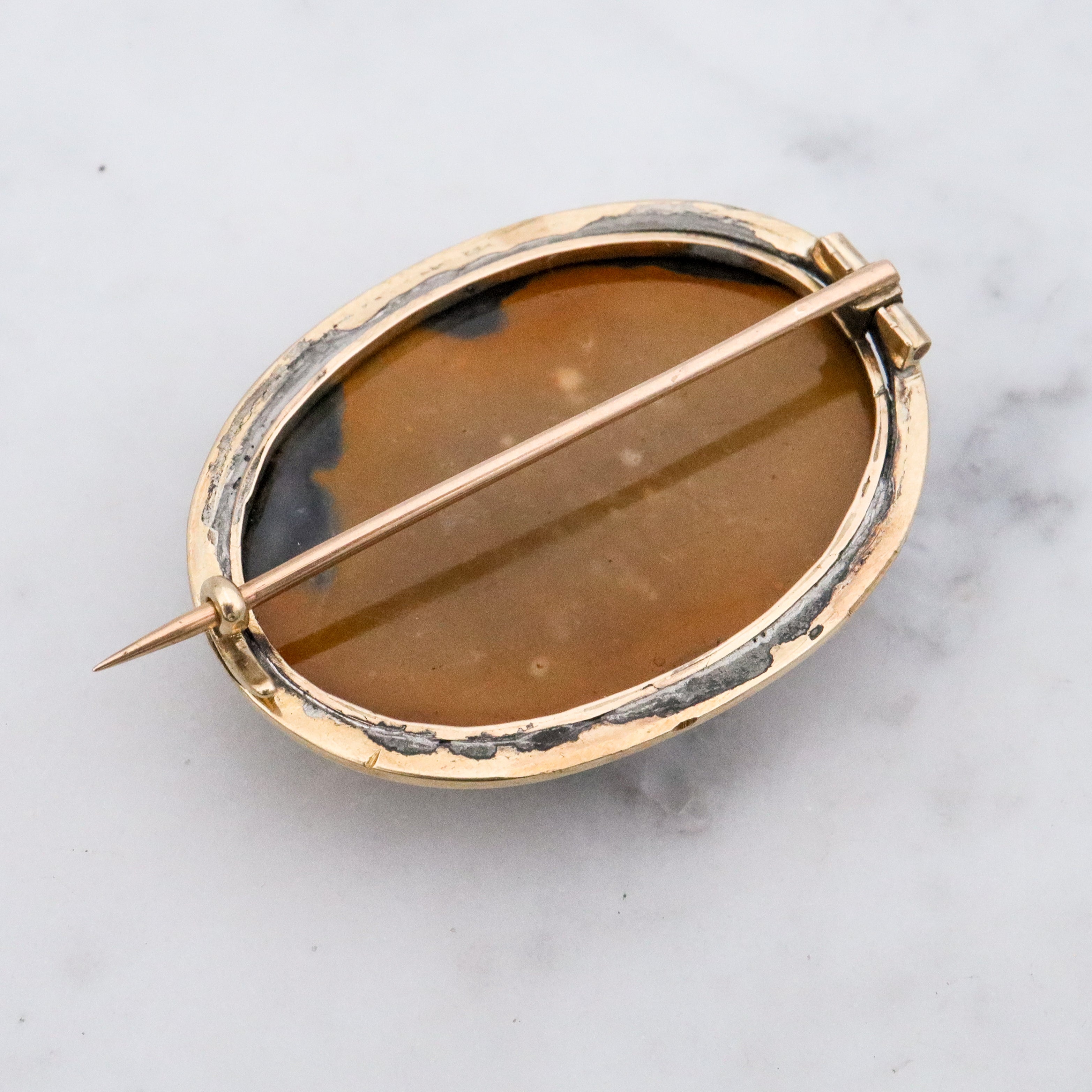 Antique Victorian 10k gold yellow jasper oval cabochon brooch