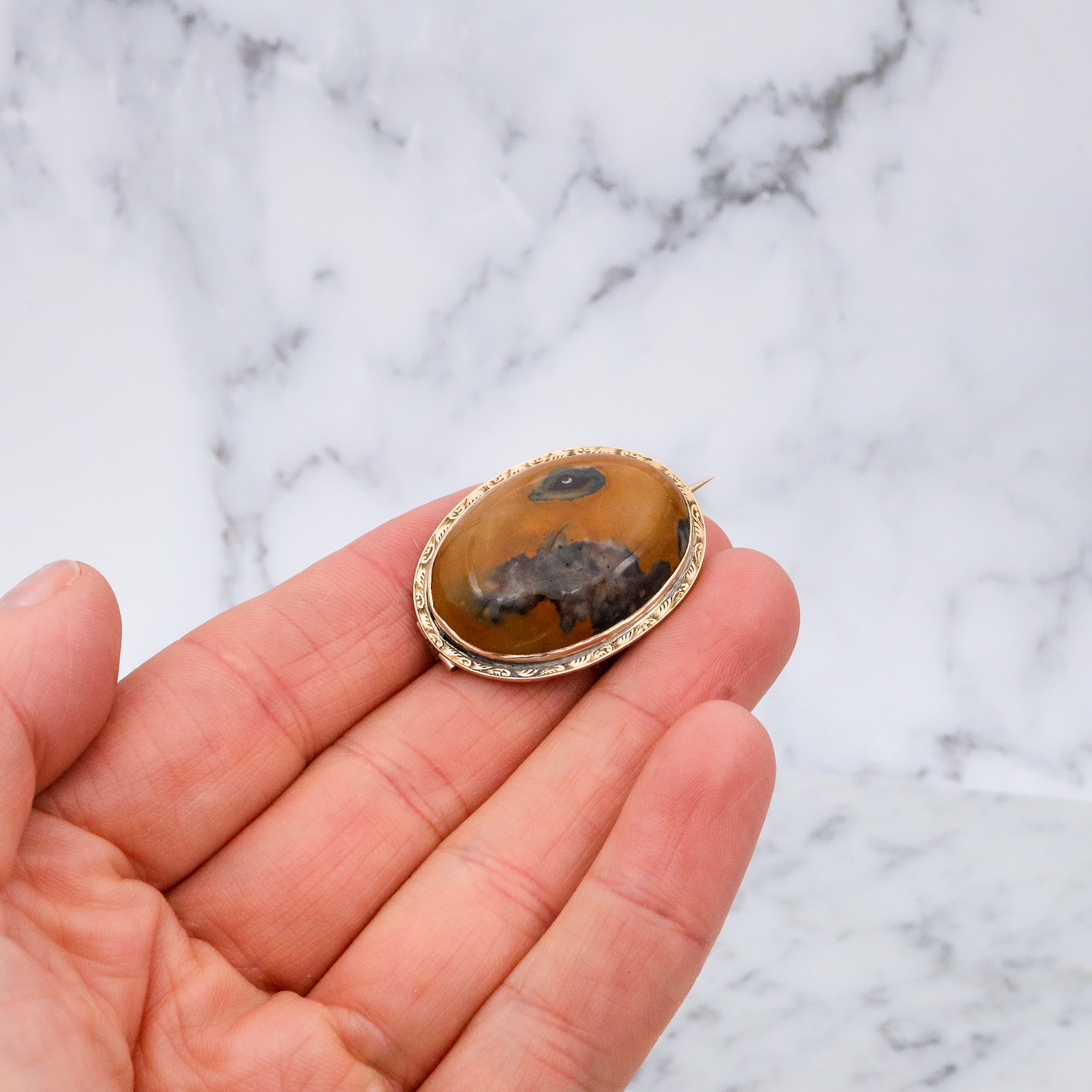 Antique Victorian 10k gold yellow jasper oval cabochon brooch