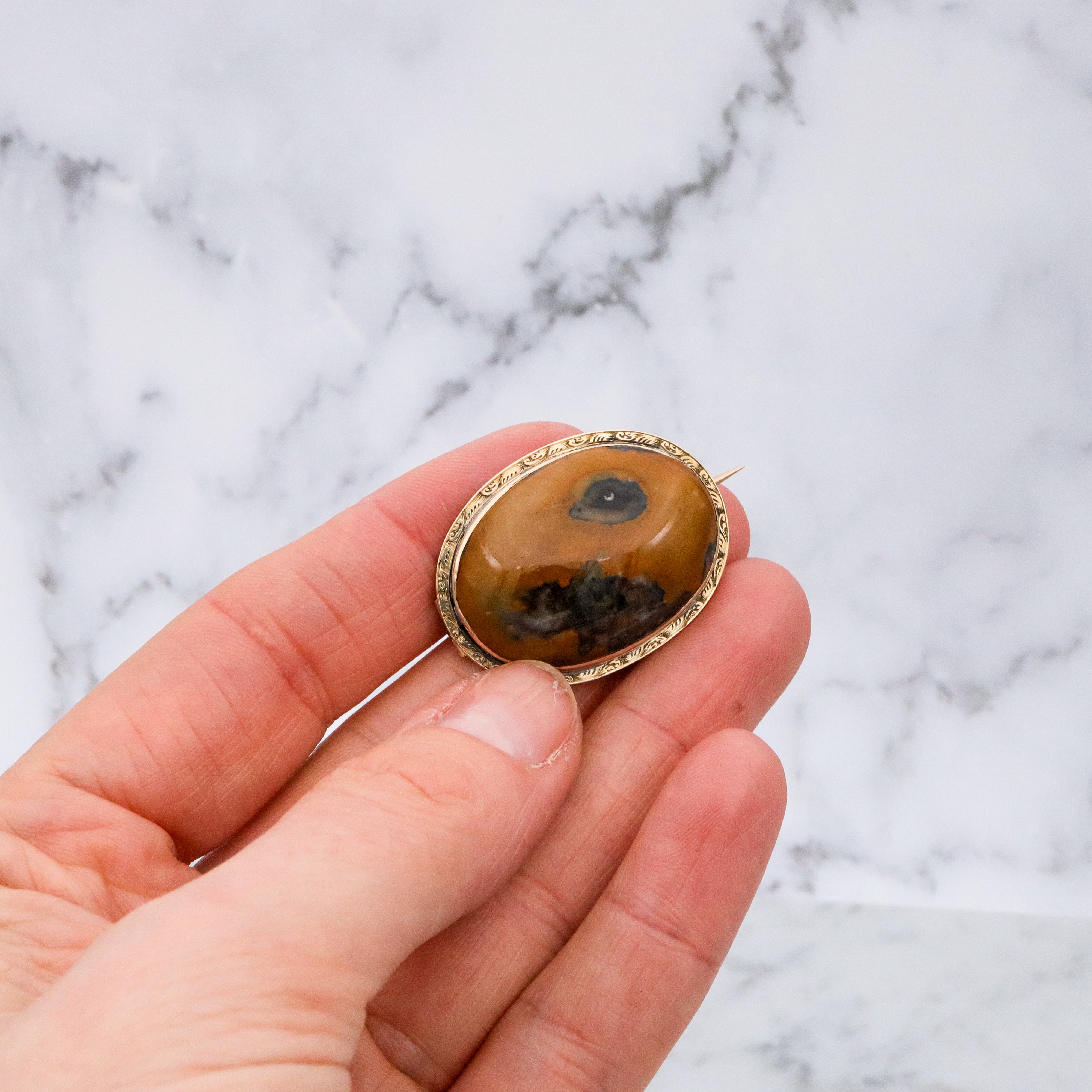 Antique Victorian 10k gold yellow jasper oval cabochon brooch