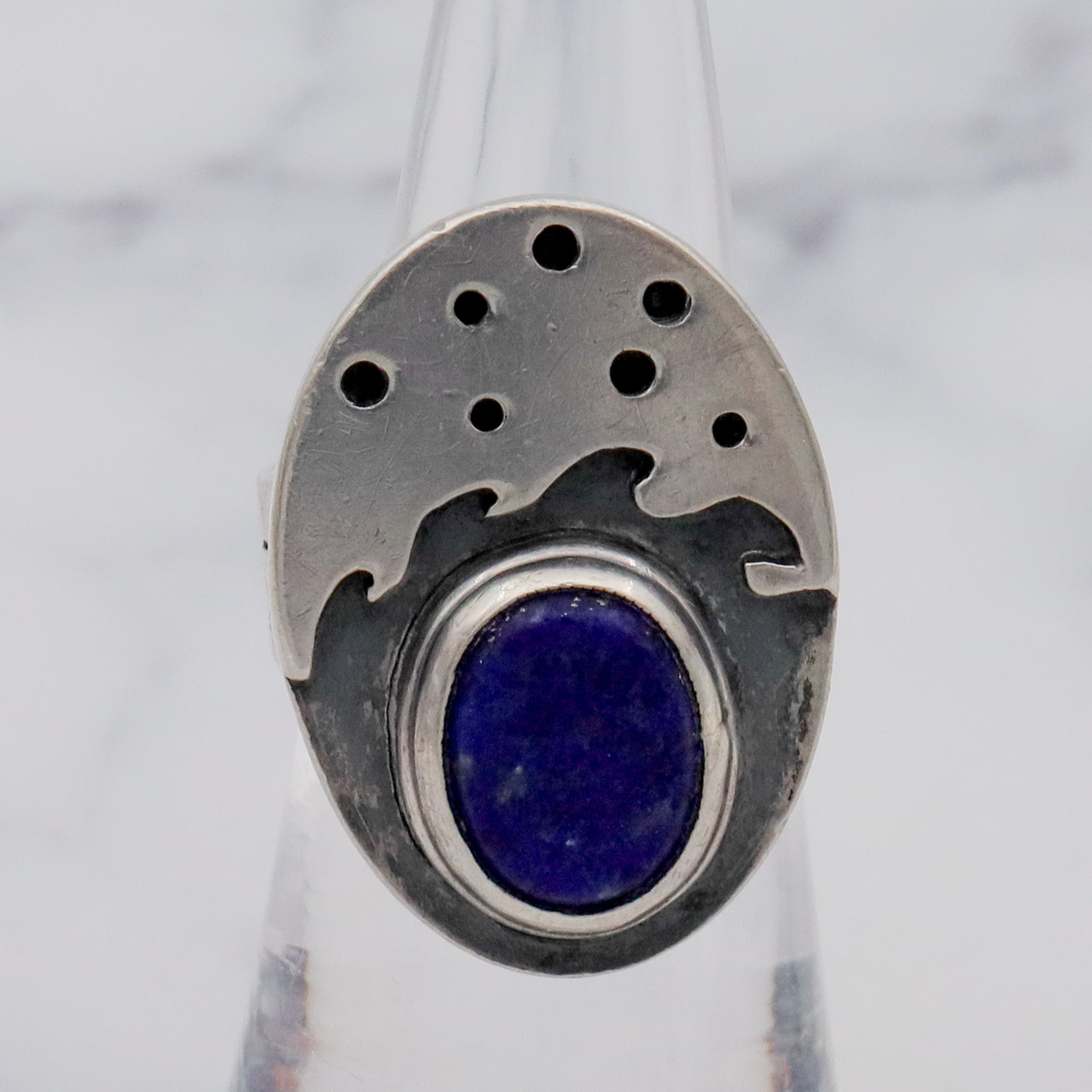 Antique Arts & Crafts handmade sterling sodalite hammered band ring, sz 4.5