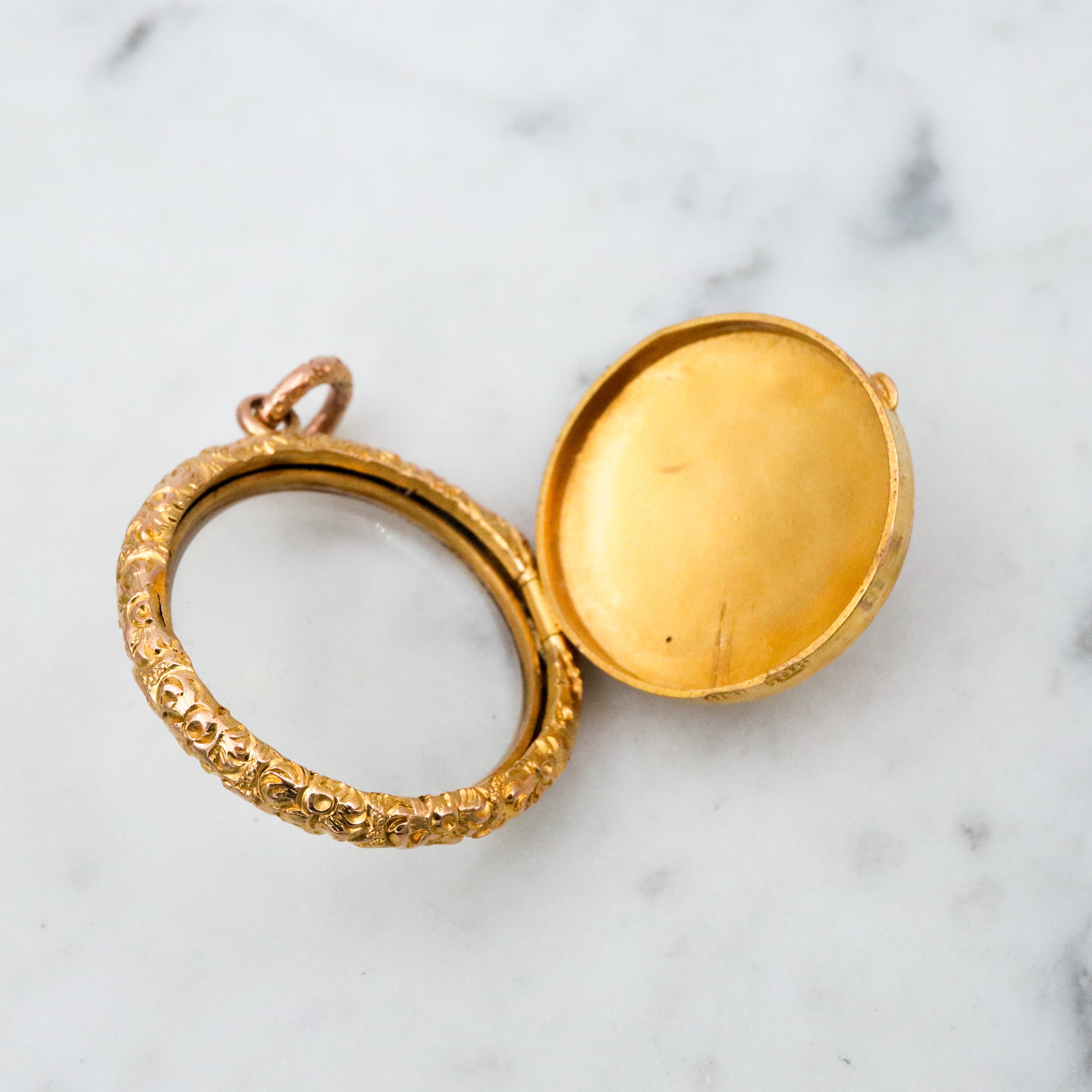 Antique Victorian 9k gold repousse shadow box locket pendant