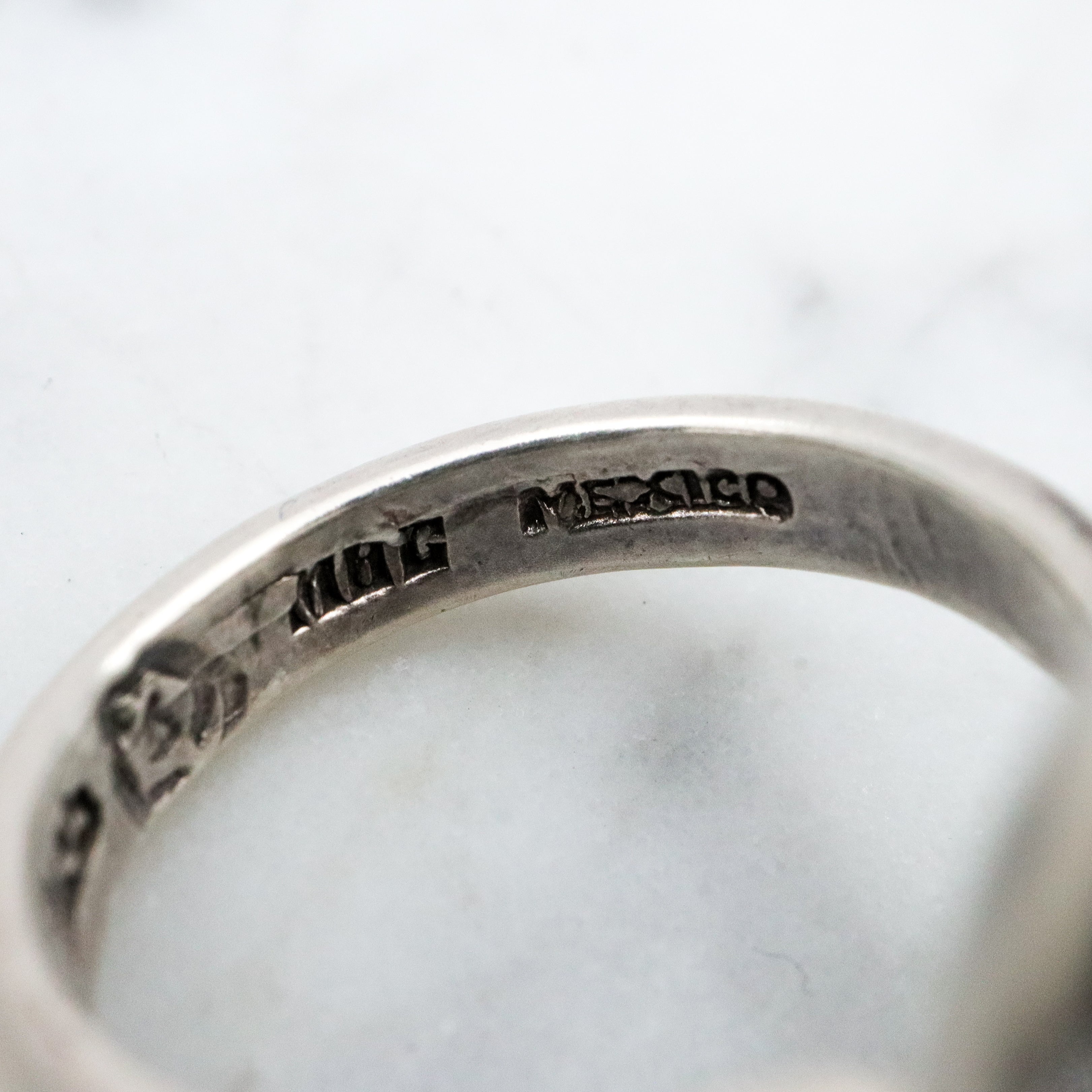 Mexican Modern sterling synthetic color change sapphire flower ring, size 5.25