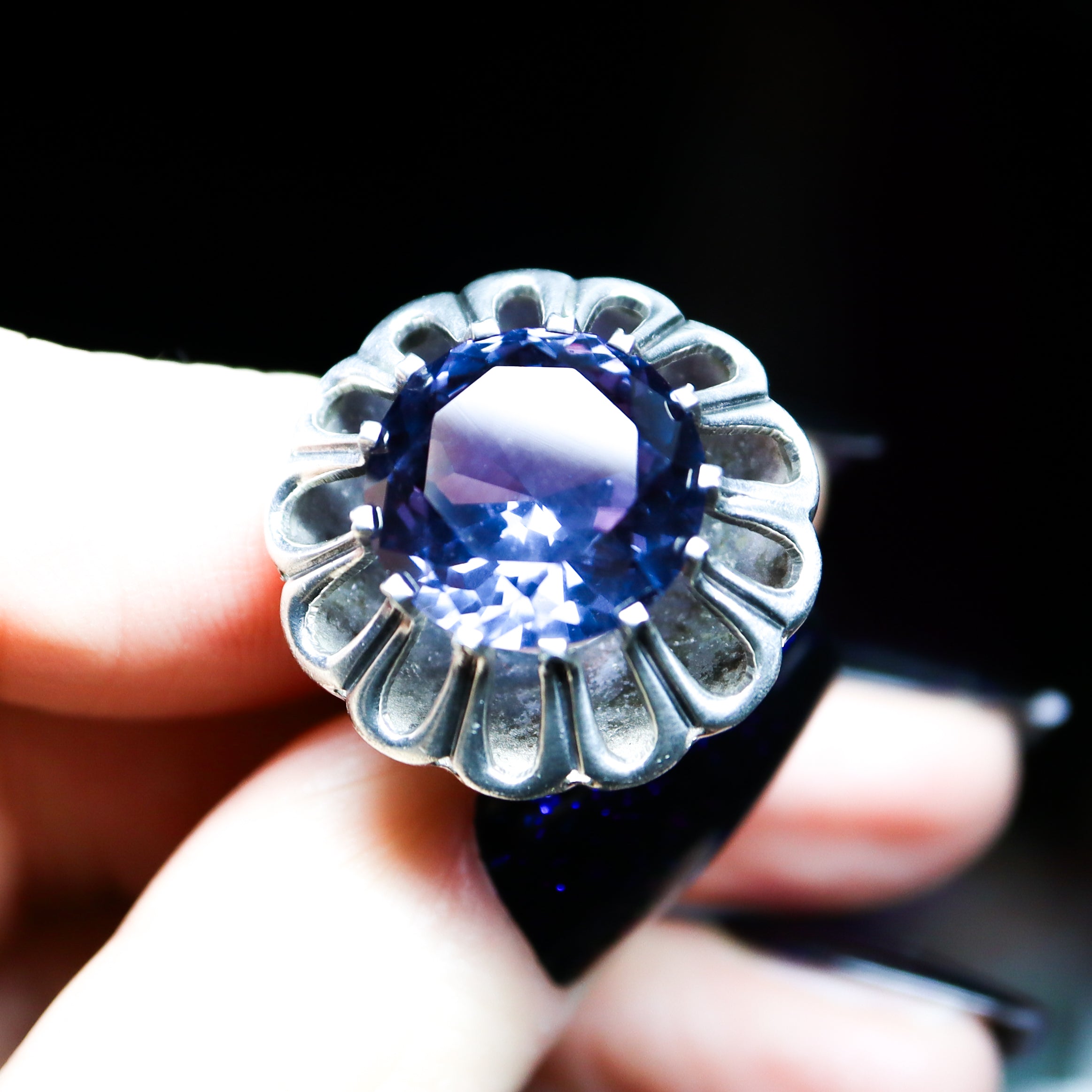 Mexican Modern sterling synthetic color change sapphire flower ring, size 5.25