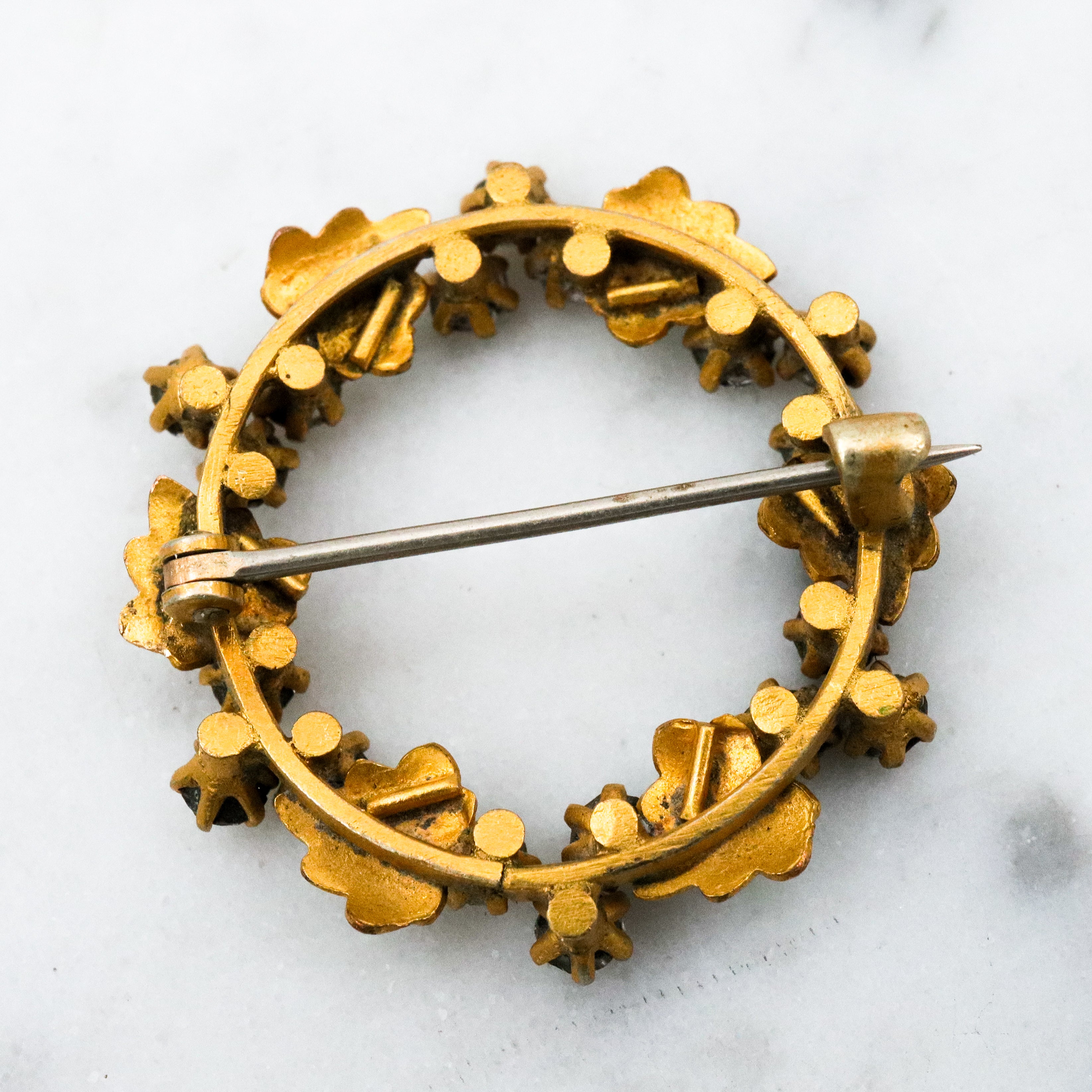 Antique Victorian enamel leaves & crystal wreath gilt metal pin