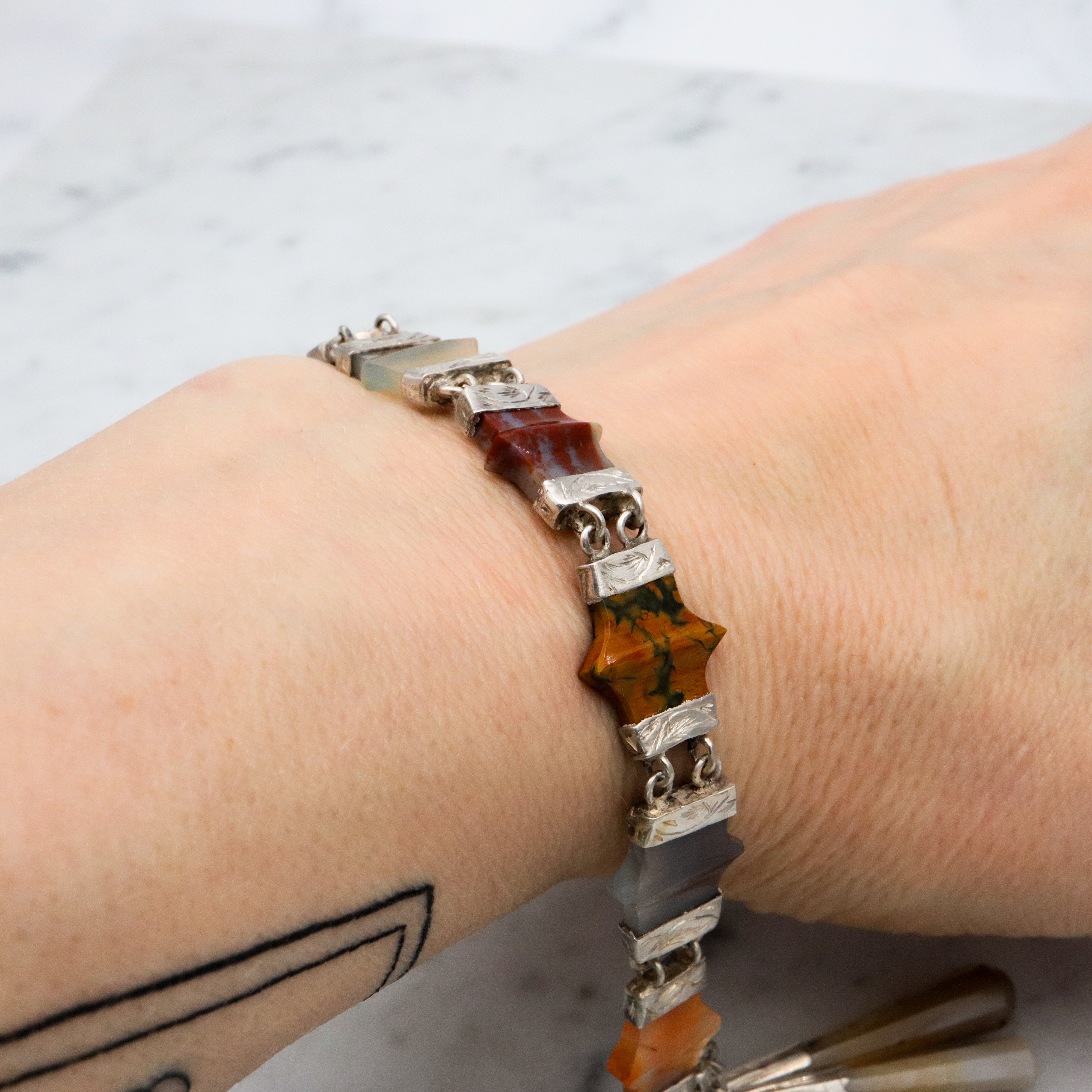 Antique Victorian Scottish Provincial agate link bracelet w/agate torpedo drops