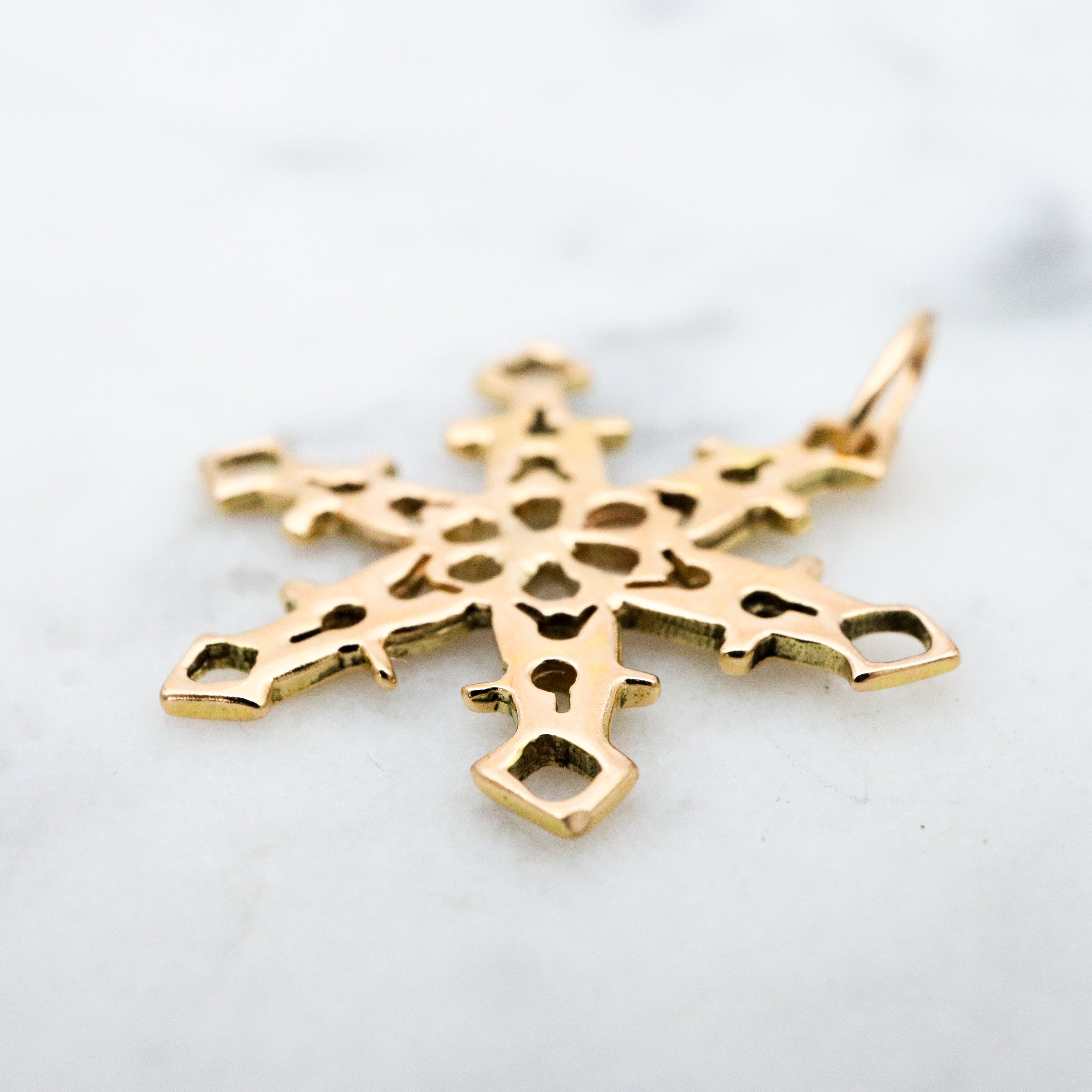 vintage 14k gold snowflake charm pendant