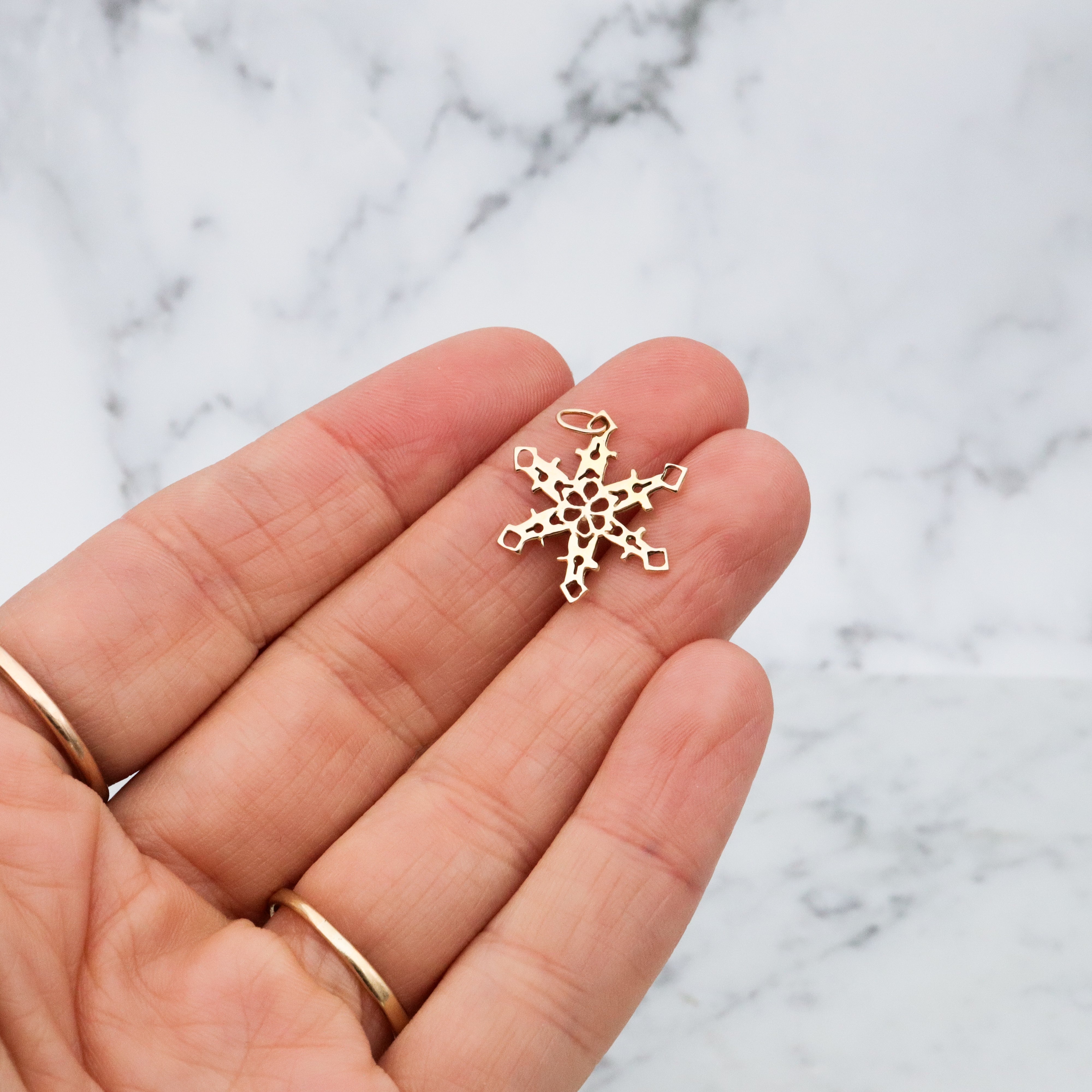 vintage 14k gold snowflake charm pendant
