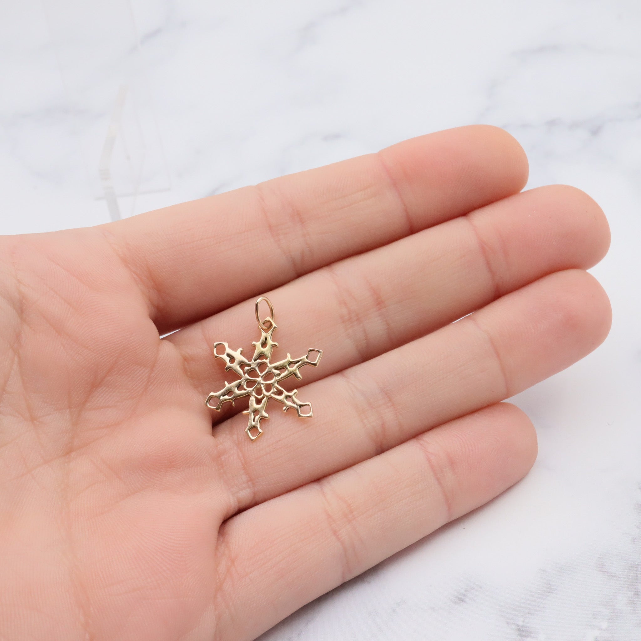 Vintage 14k gold handmade snowflake pendant