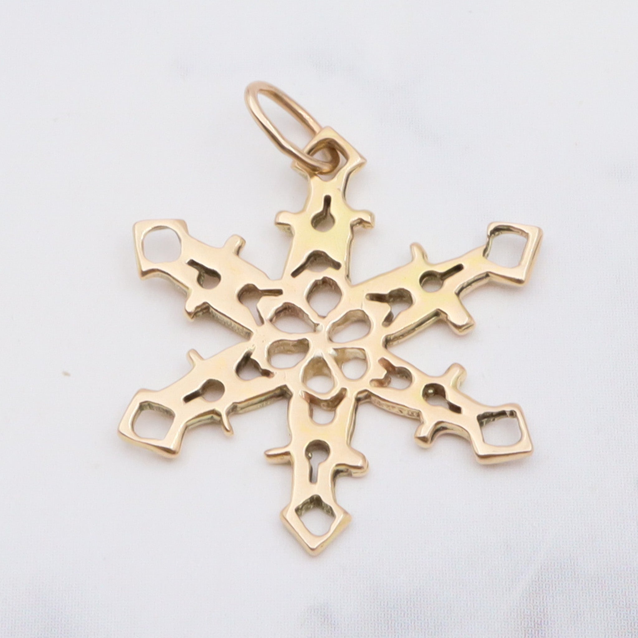 Vintage 14k gold handmade snowflake pendant