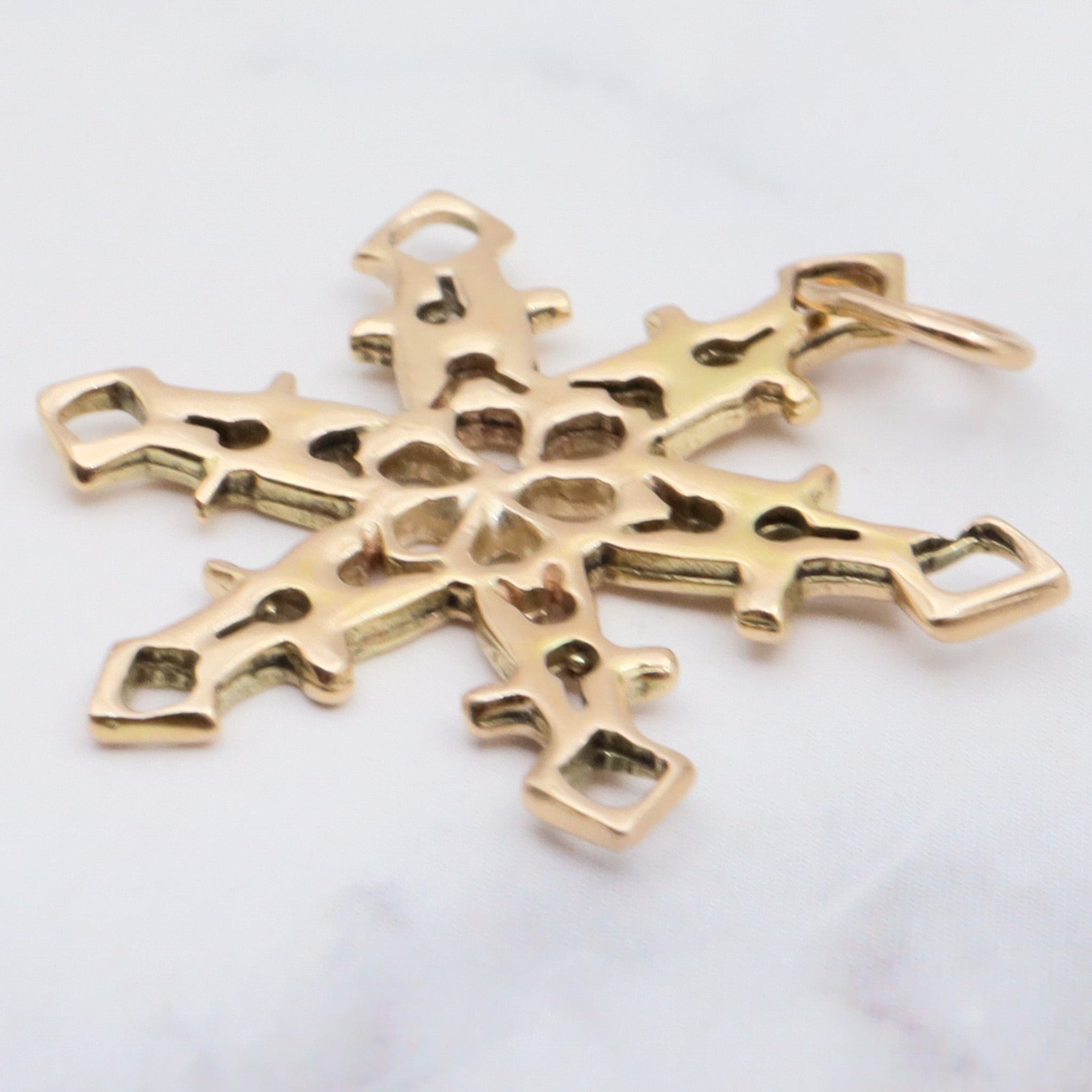 Vintage 14k gold handmade snowflake pendant