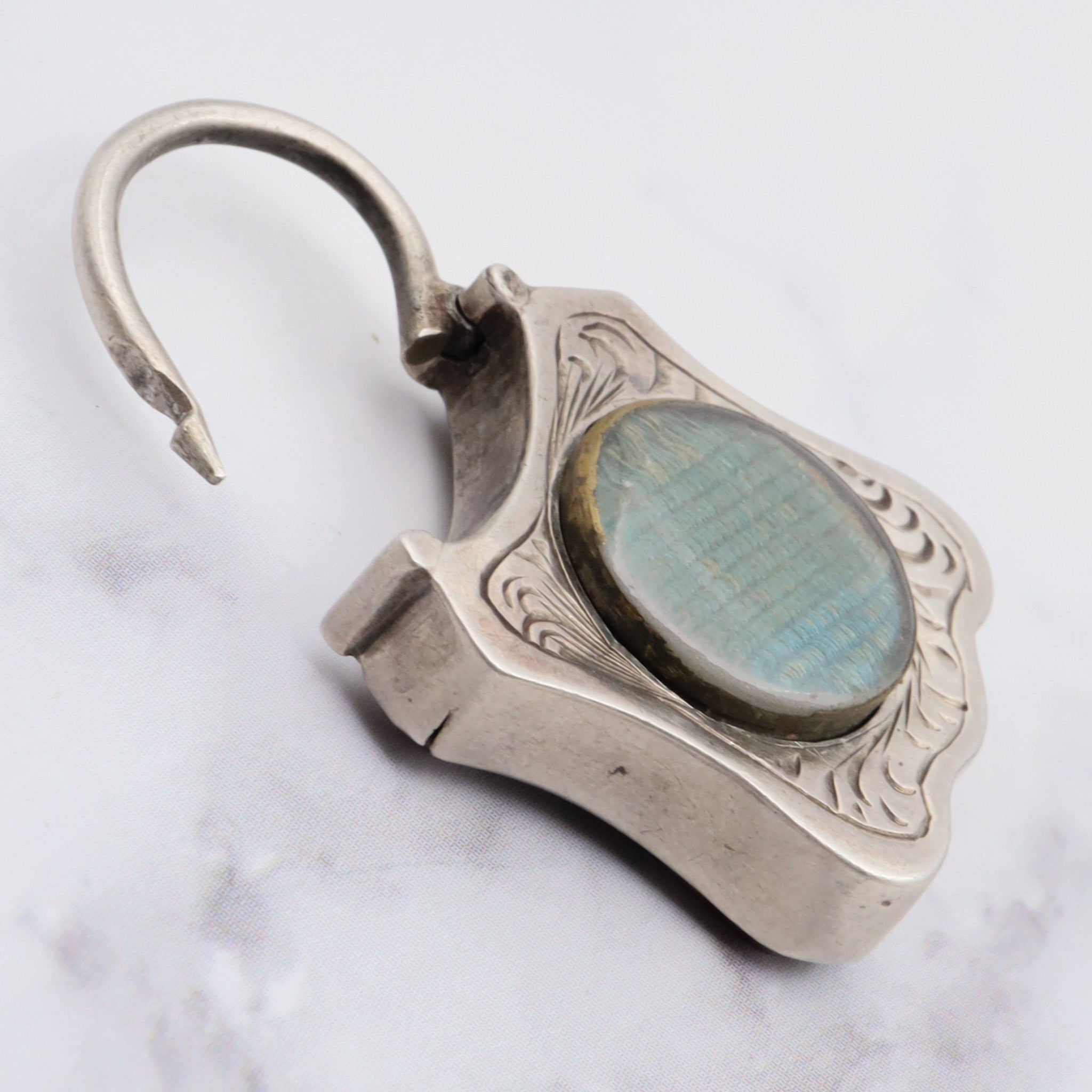 Antique victorian Scottish provincial sterling silver and agate padlock locket pendant/clasp