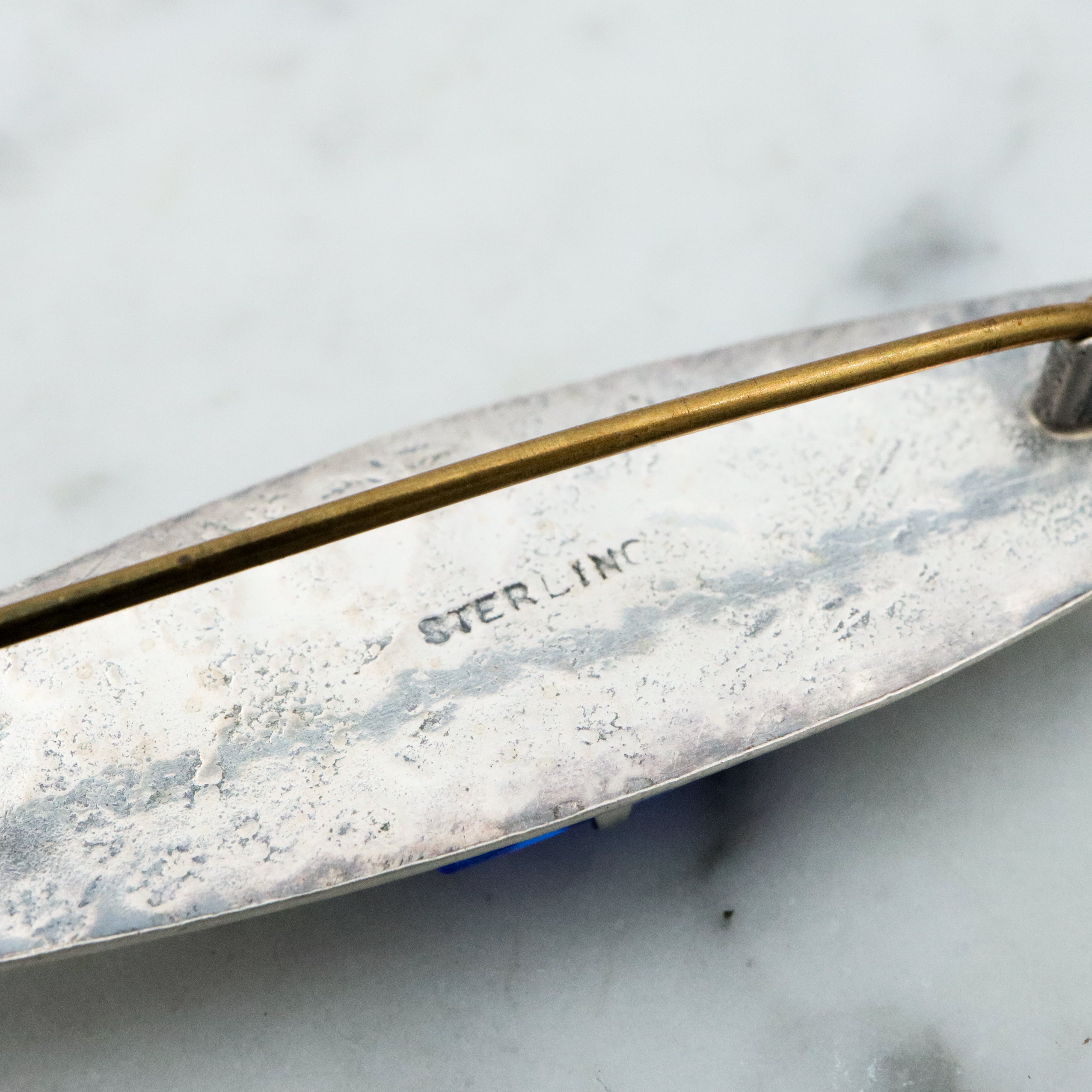 Antique Arts & Crafts hammered sterling bar pin w/blue paste gem