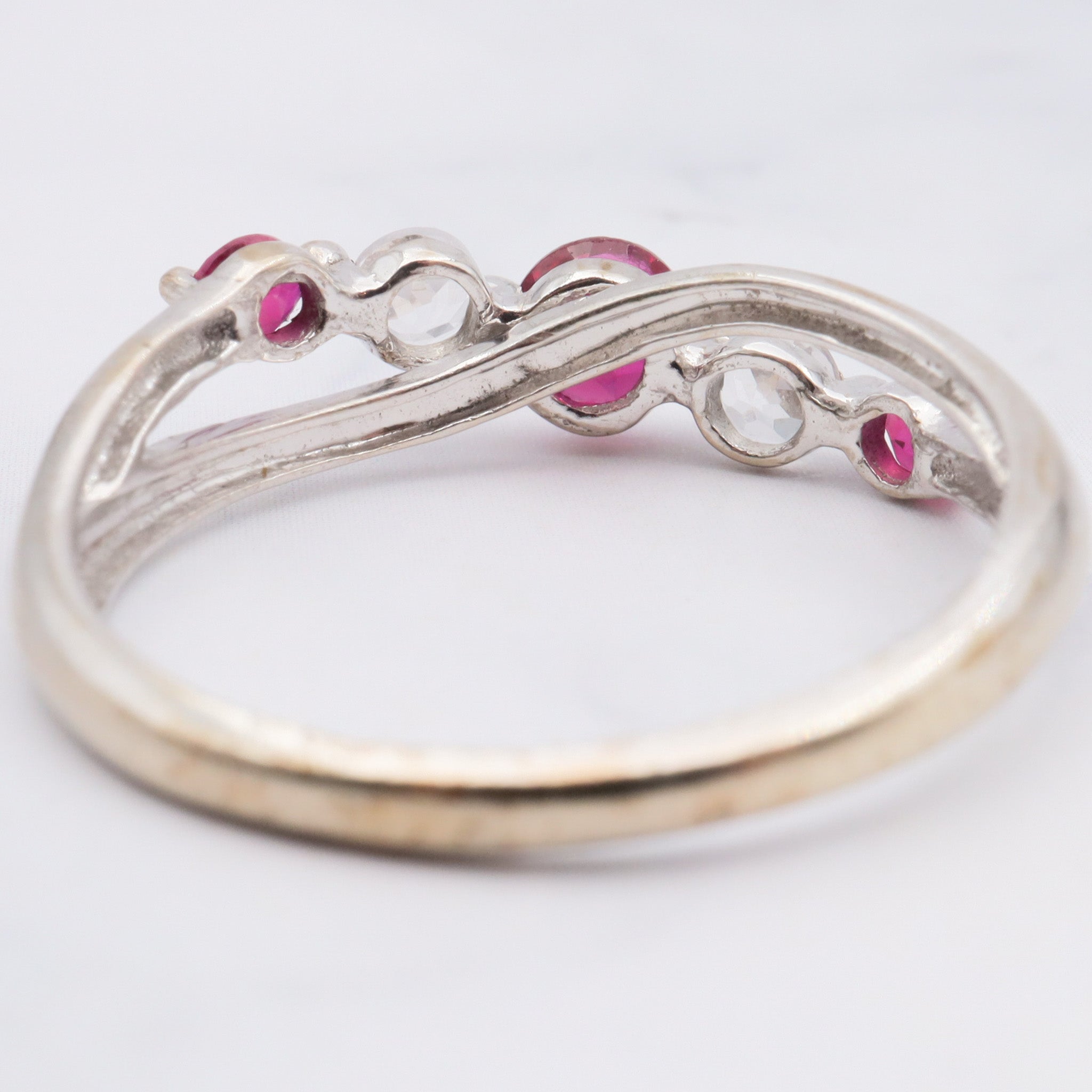 Vintage 10k white gold simulated ruby and cubic zirconia ring, size 6.5