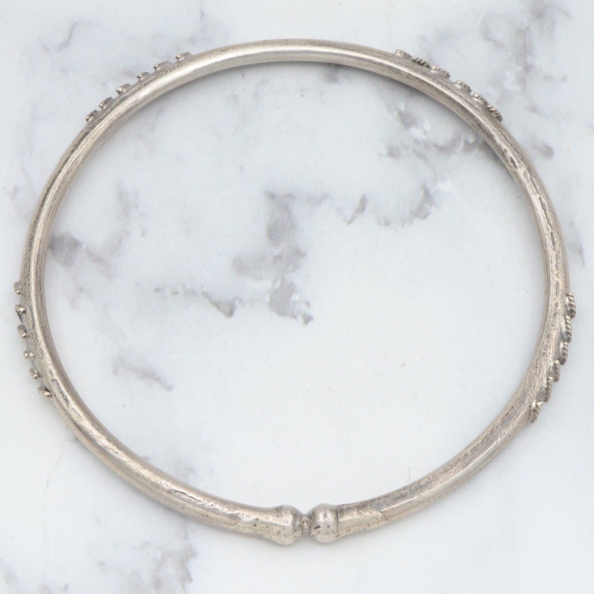 Vintage sterling chevron design bangle bracelet