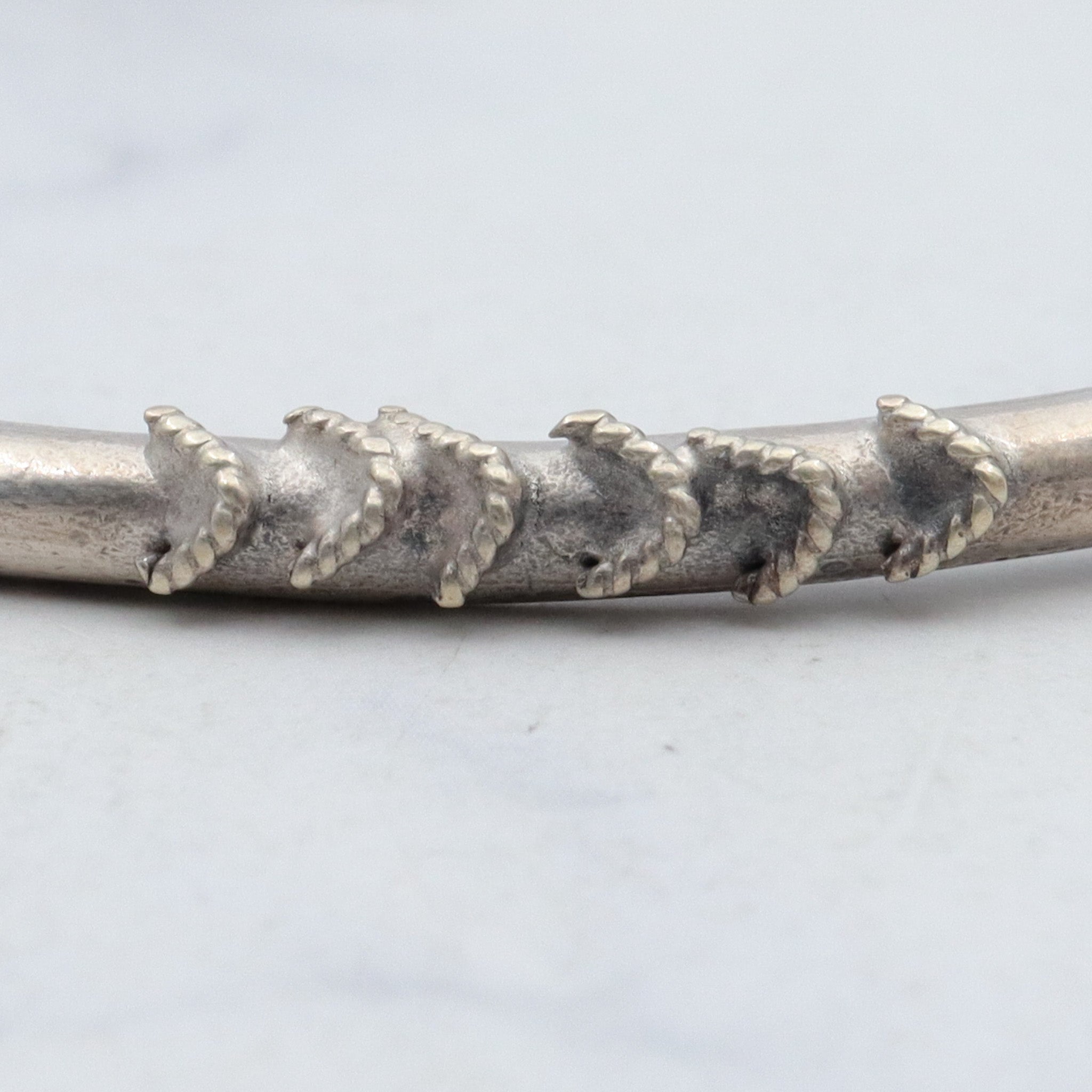 Vintage sterling chevron design bangle bracelet