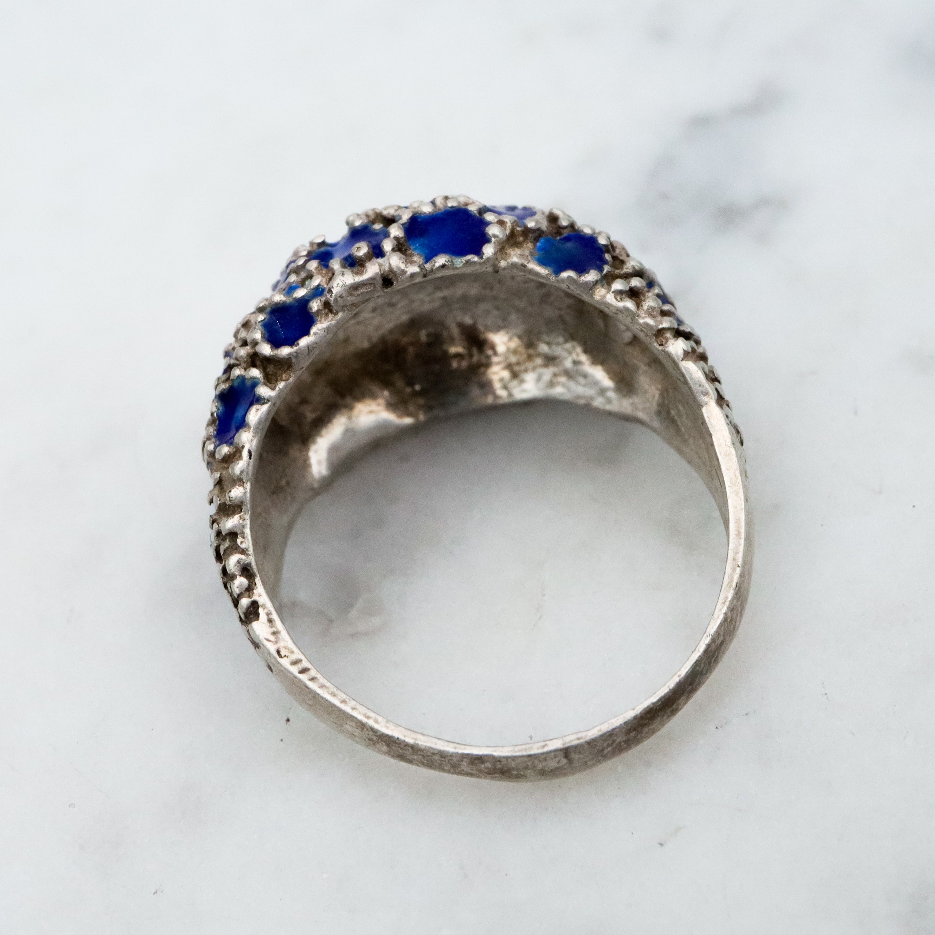 Retro vintage sterling cobalt blue enamel dotted domed ring, size 4.75