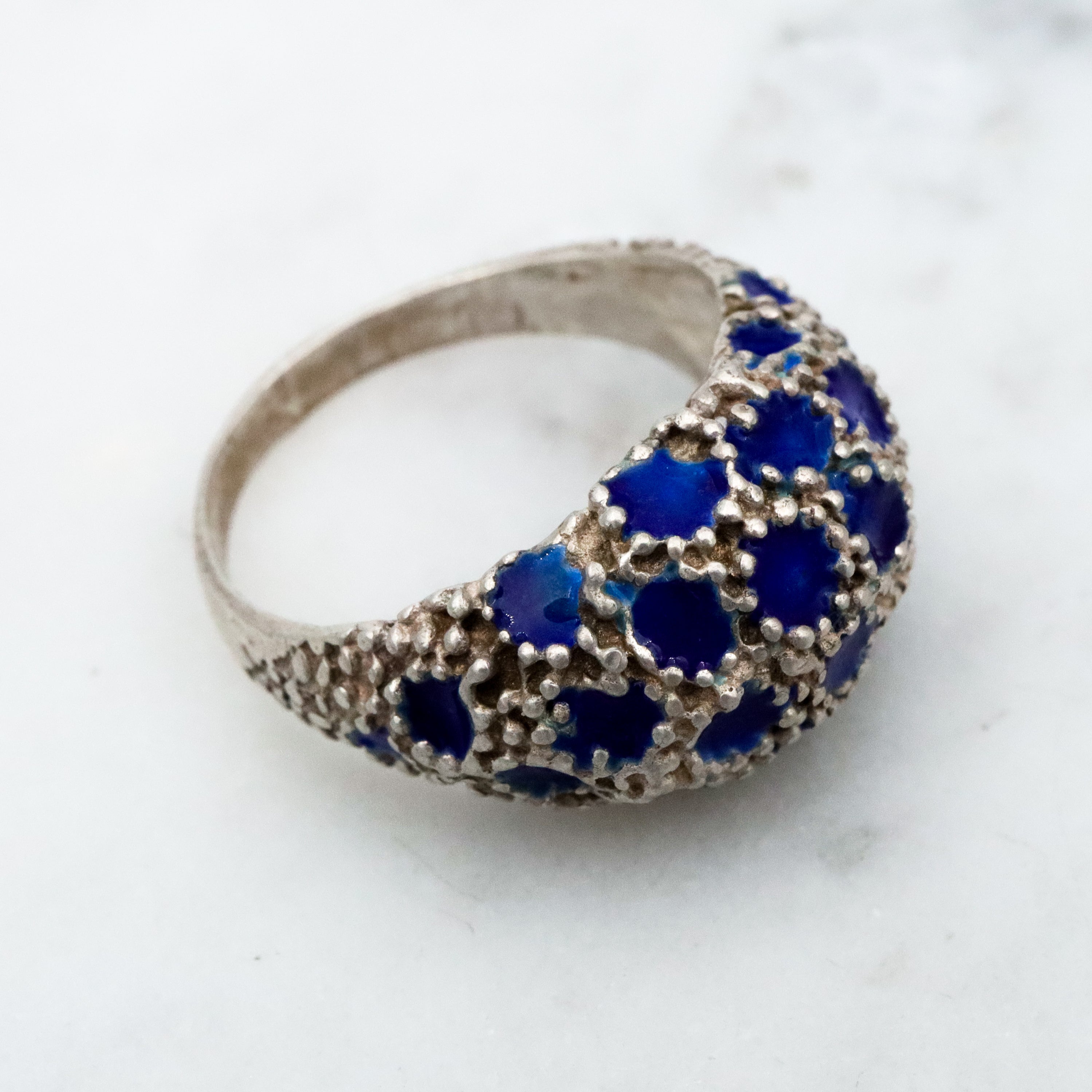 Retro vintage sterling cobalt blue enamel dotted domed ring, size 4.75