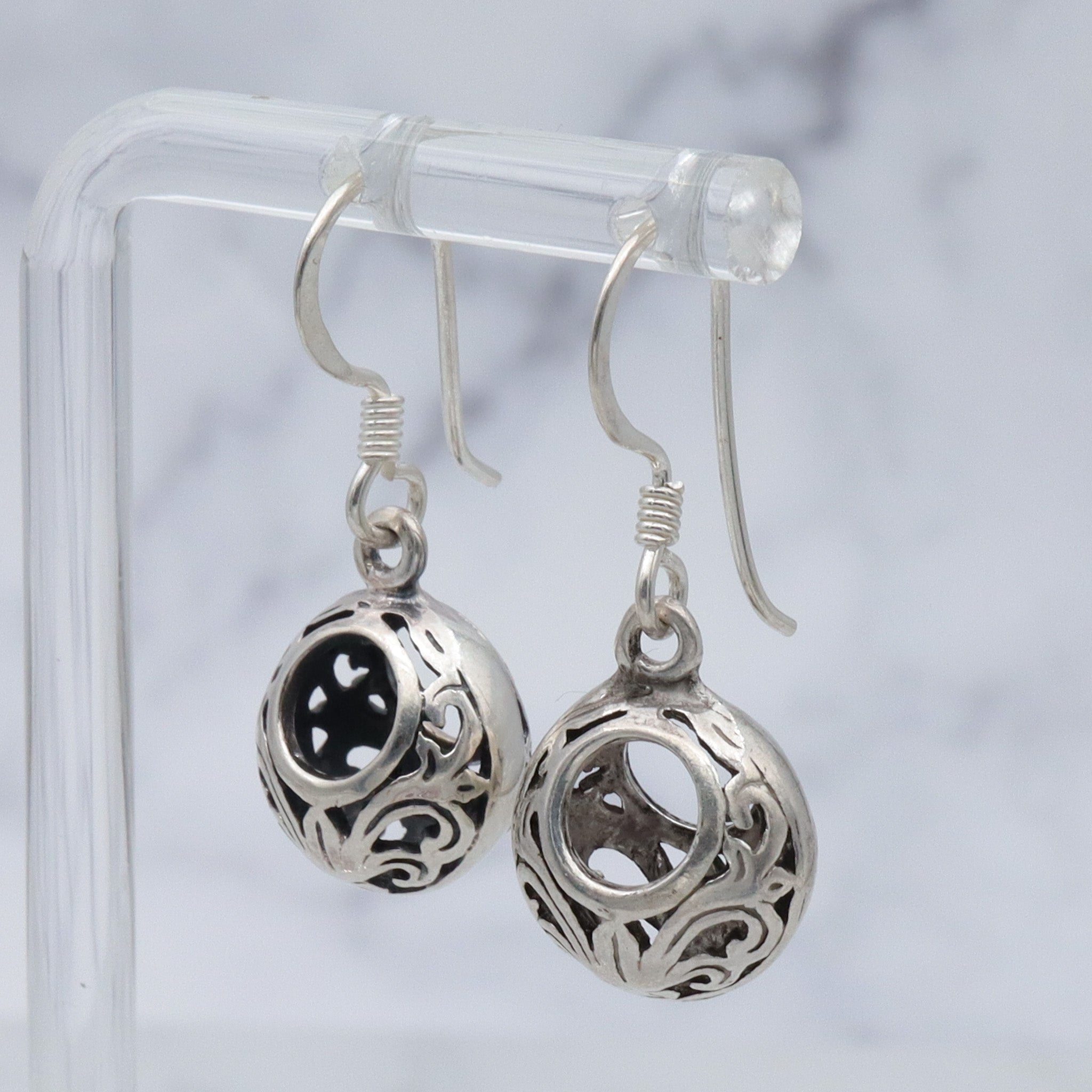 Vintage sterling Thai cutout design open circle bead drop earrings