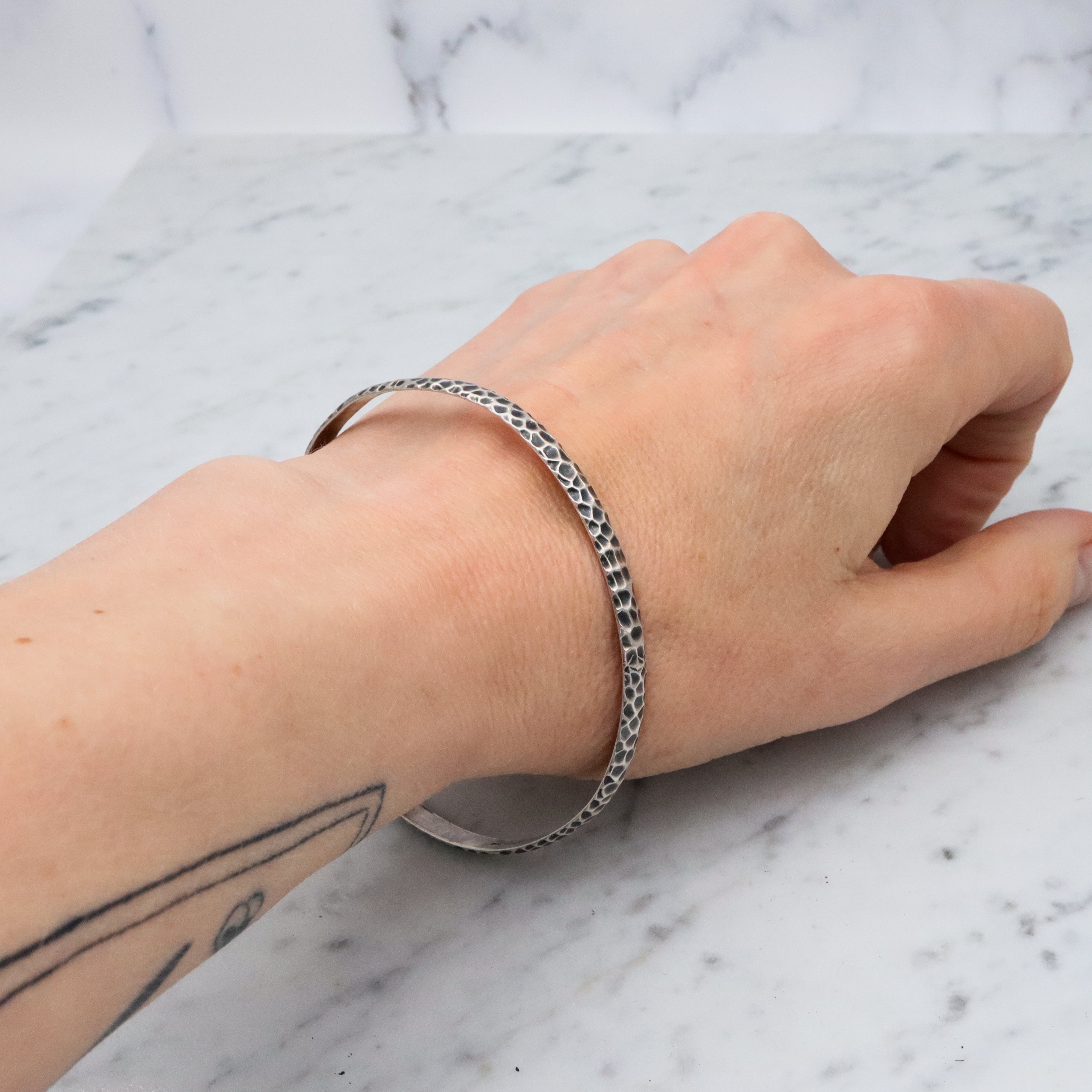 Retro sterling hammered bangle bracelet