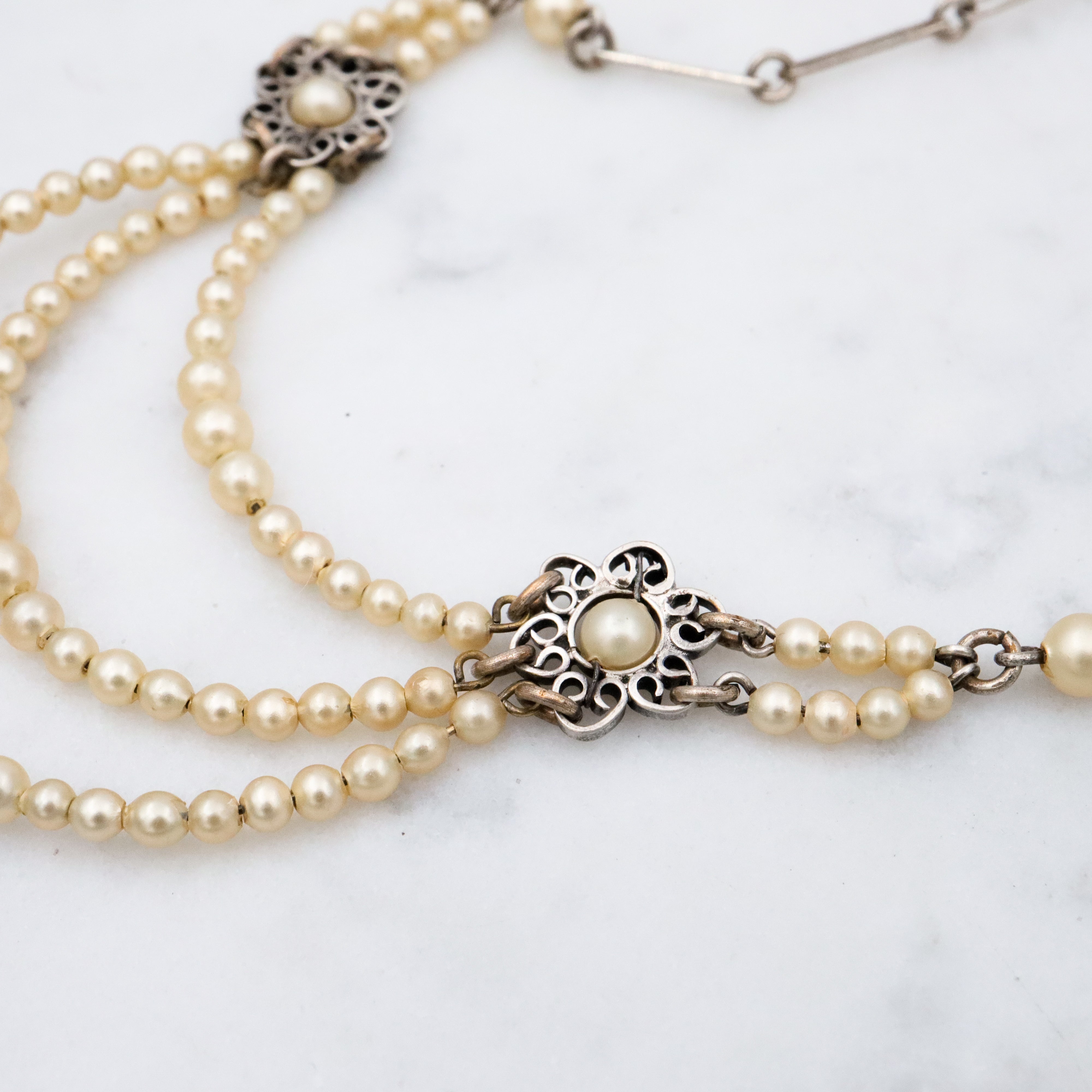 Antique Art Deco faux pearl chandelier silver tone necklace