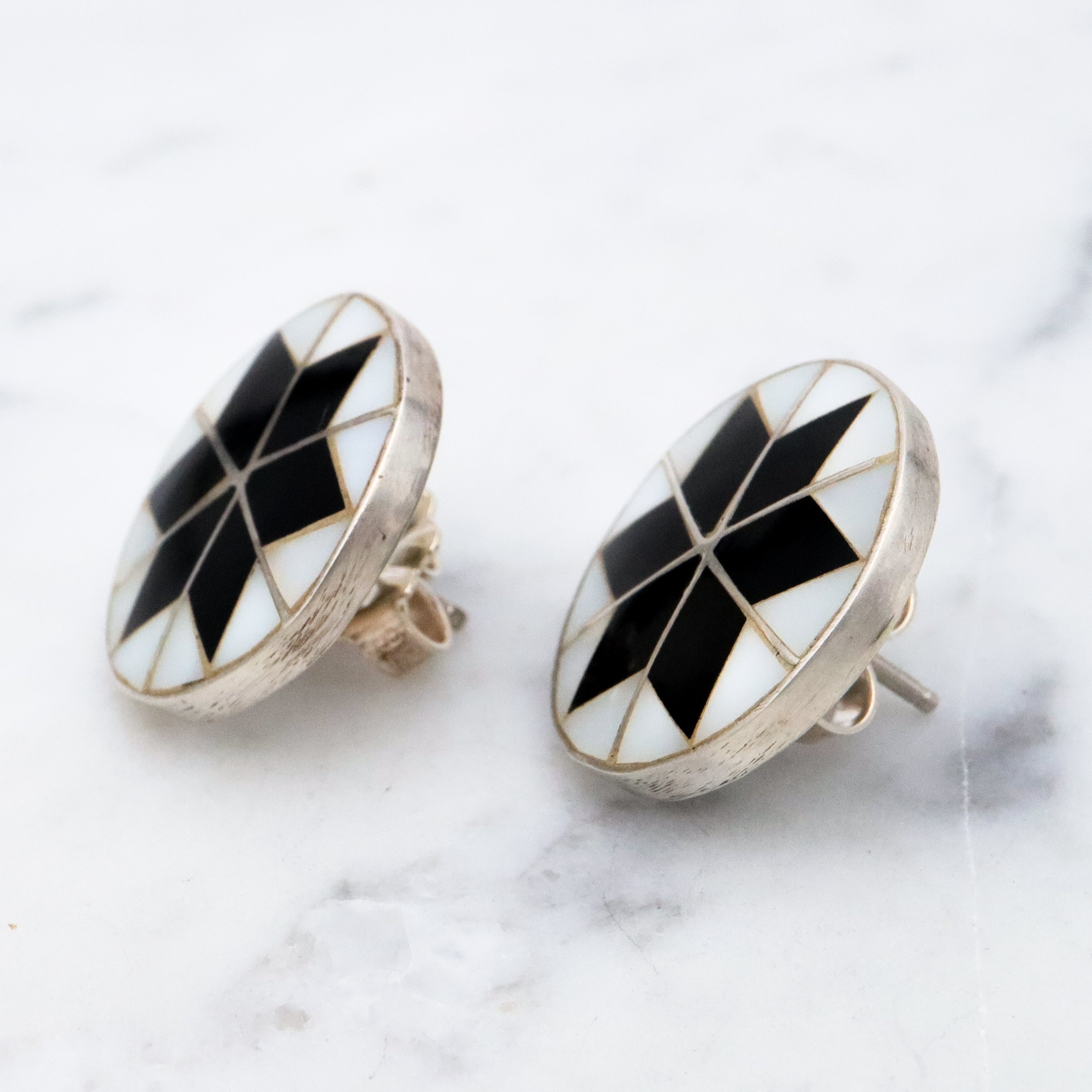 Vintage Zuni mother of pearl & onyx inlay star button earrings