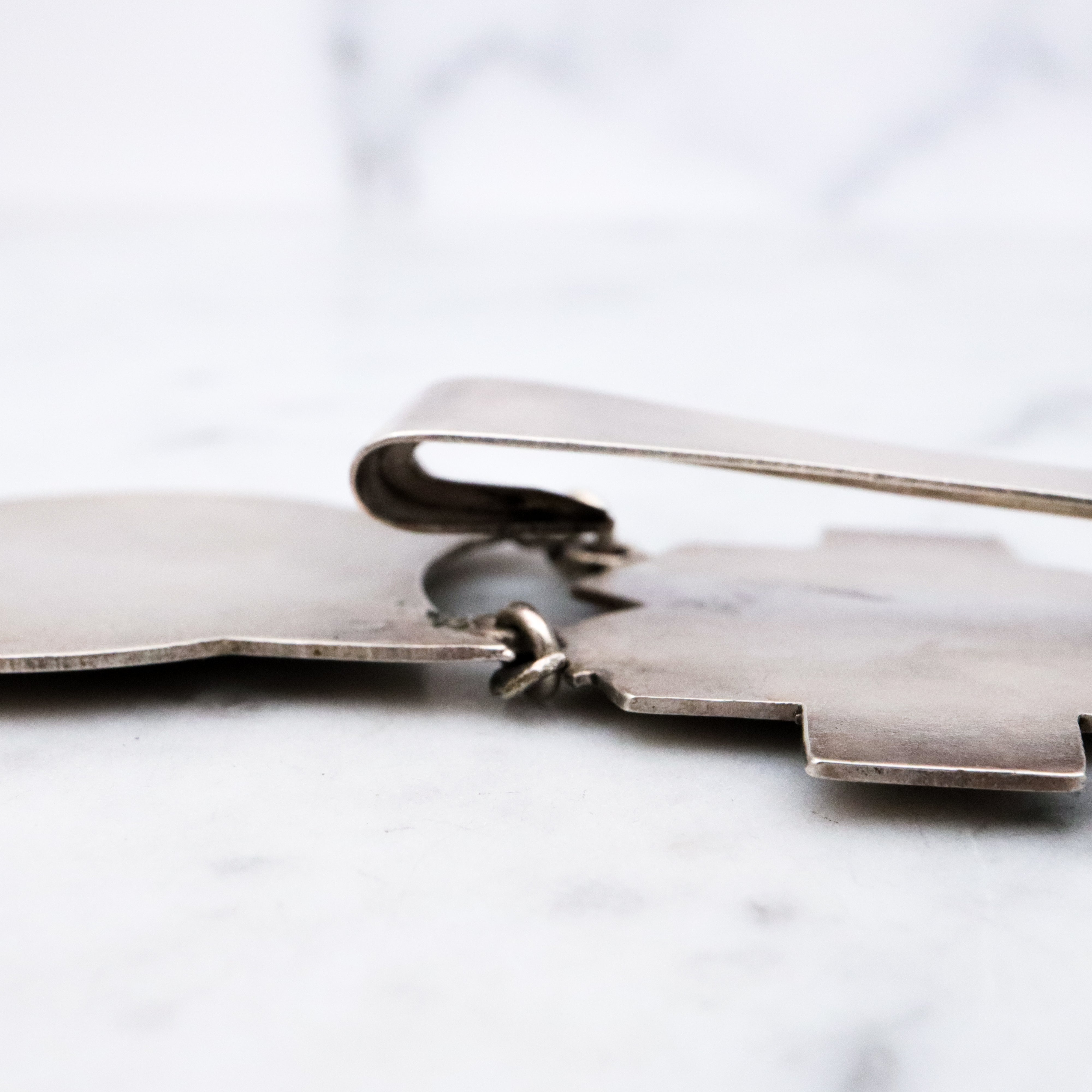 Antique Aesthetic Period engraved sterling chatelaine clip