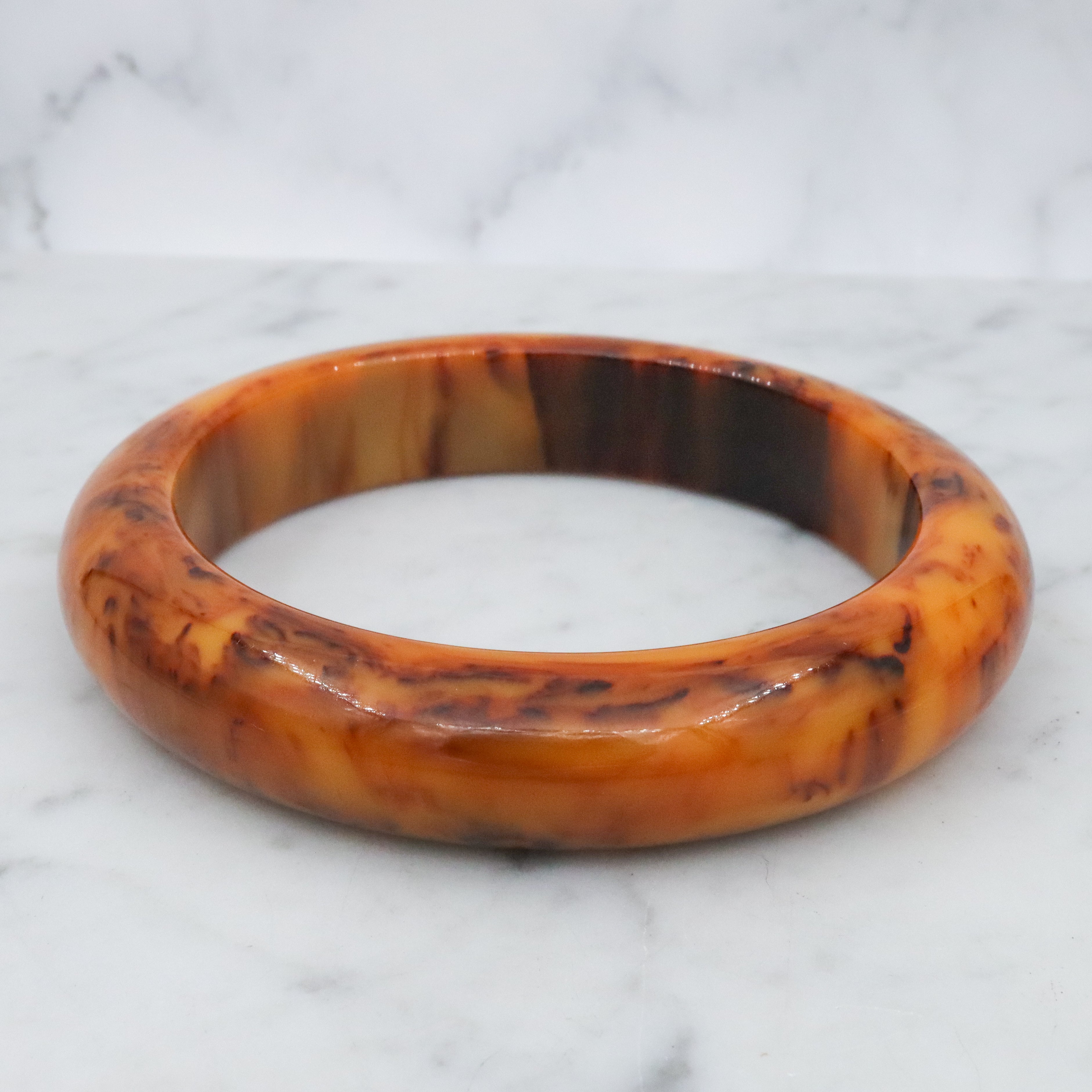 Vintage MCM Mississippi mud marbled bakelite bangle bracelet