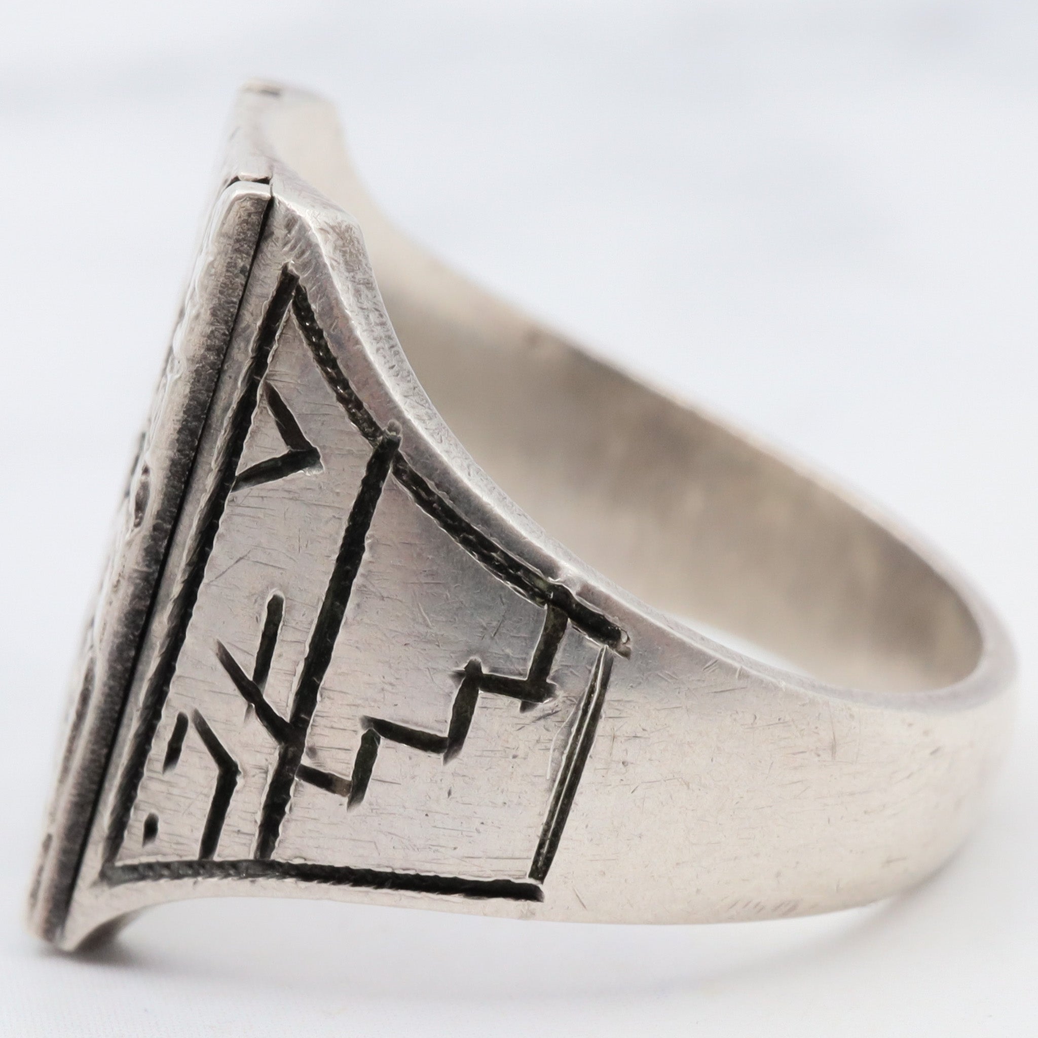 Antique Peruvian .900 silver Incan diety block ring, sz 5.25