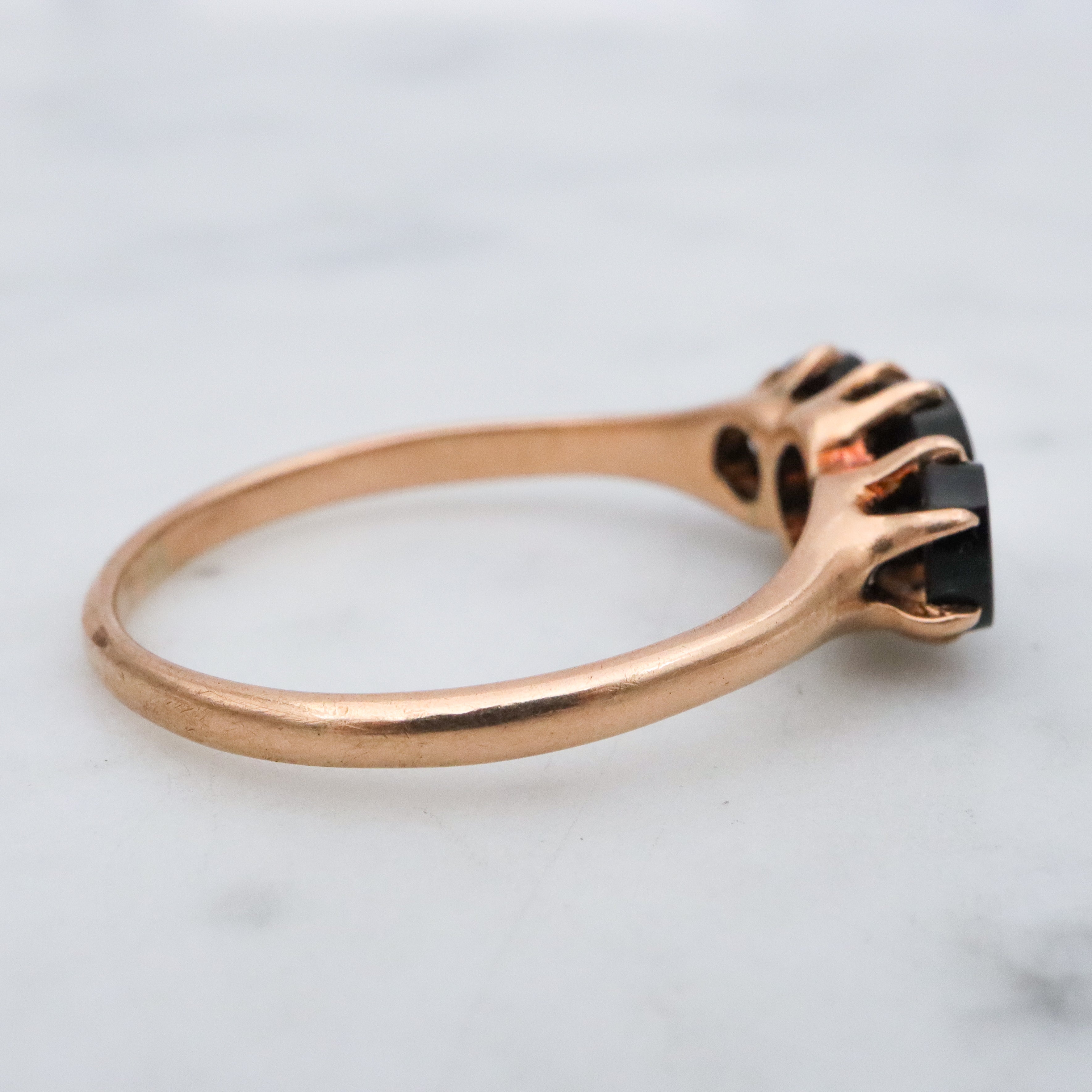 Antique 10k gold onyx three stone ring, size 10