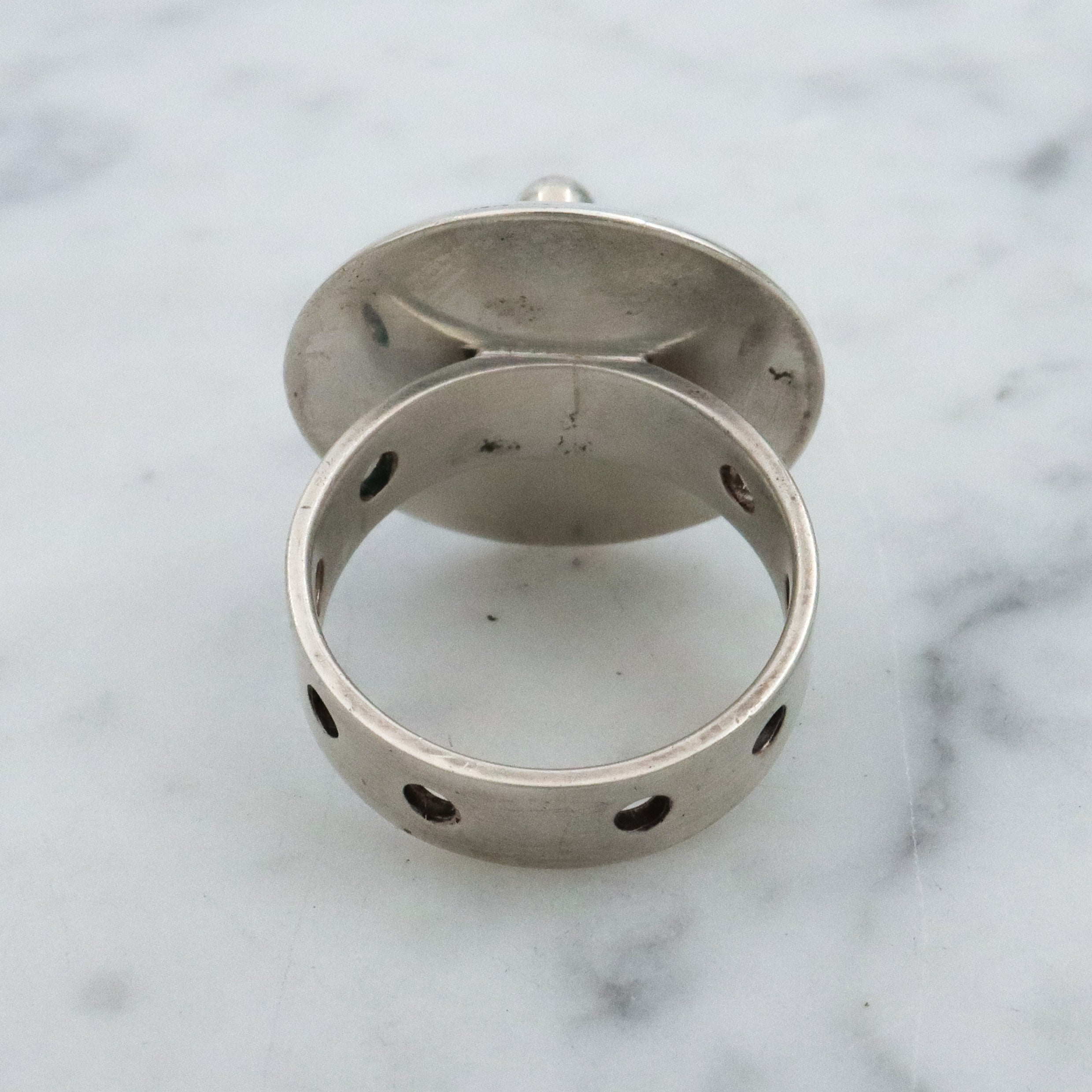 Modernist sculptural sterling disc ring, size 7