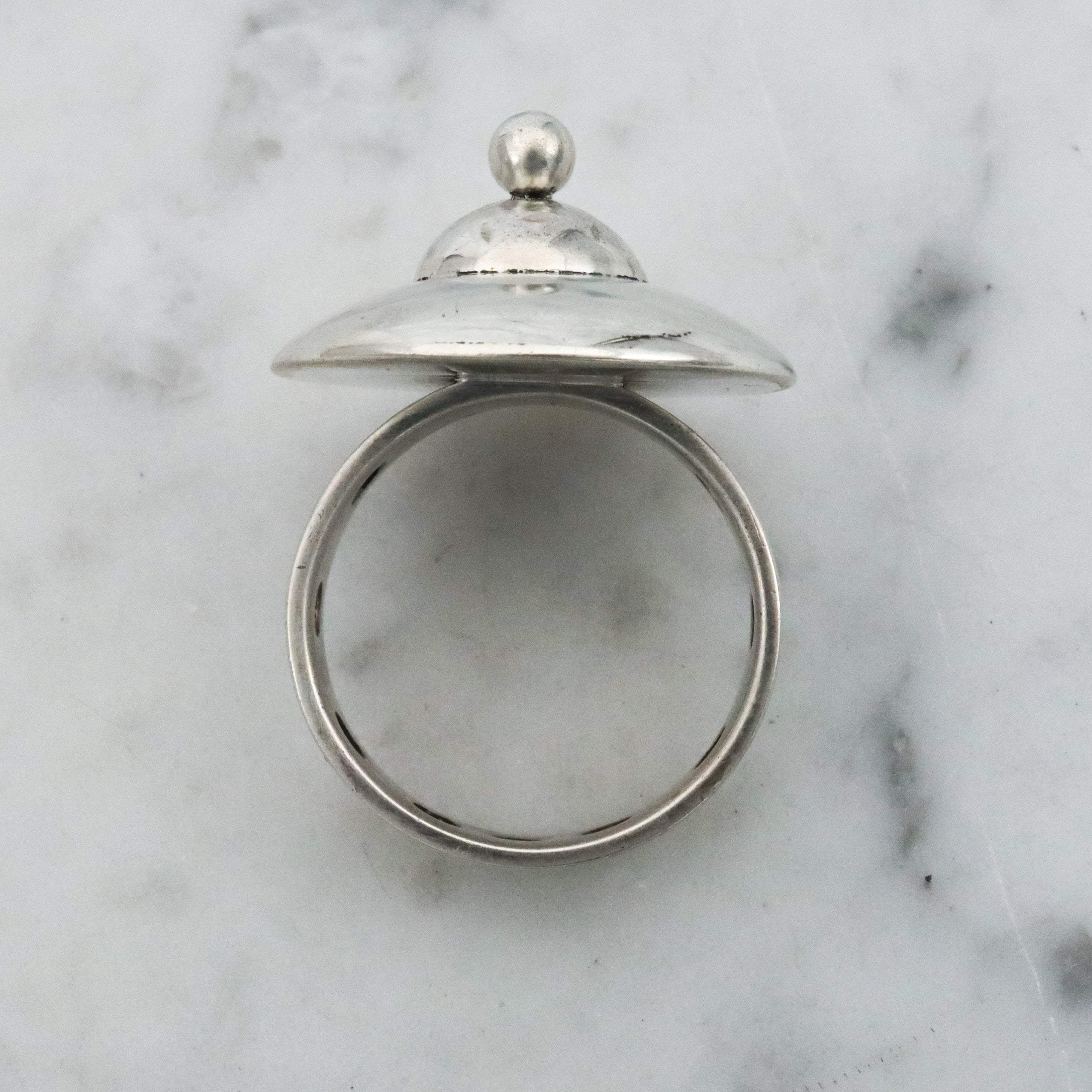 Modernist sculptural sterling disc ring, size 7