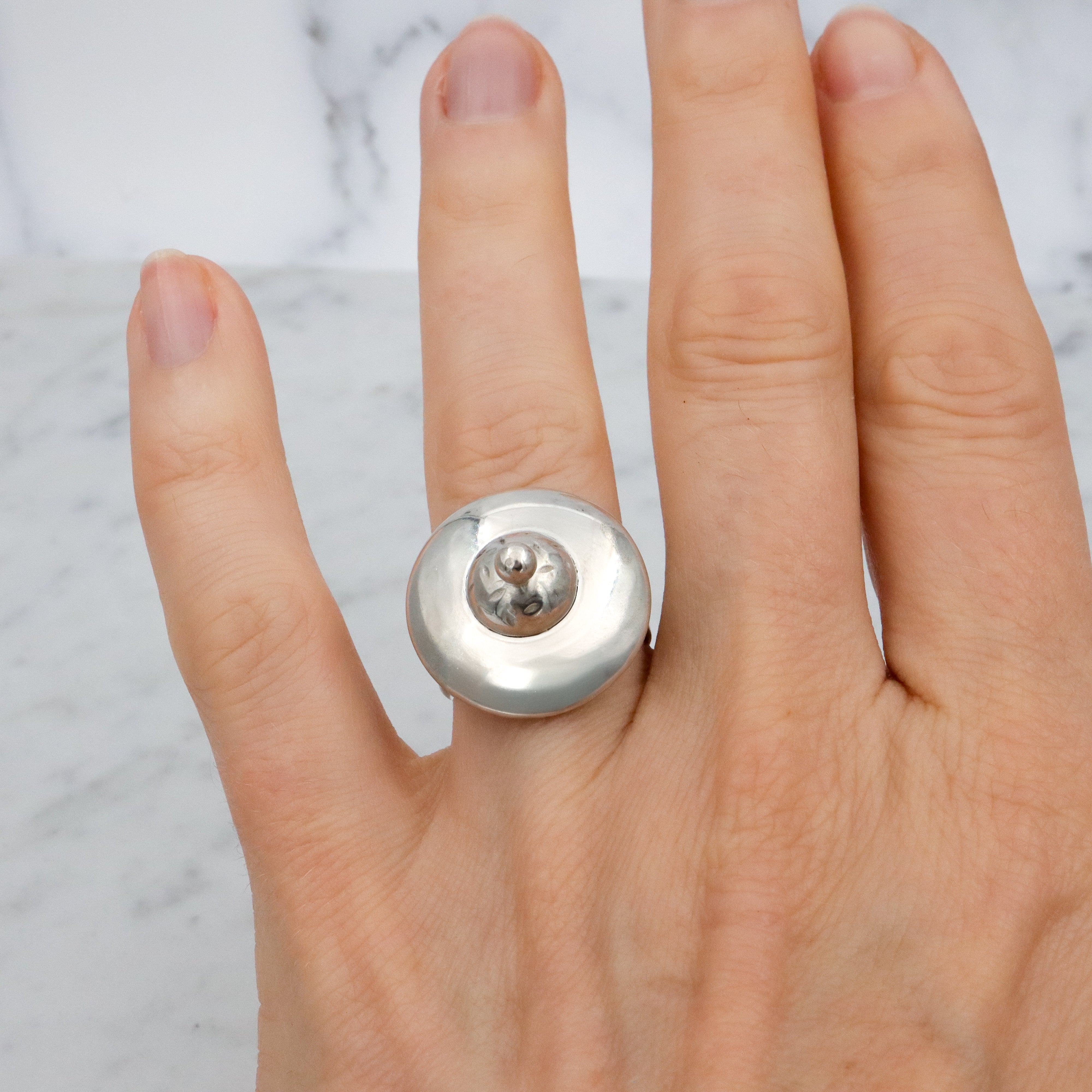 Modernist sculptural sterling disc ring, size 7