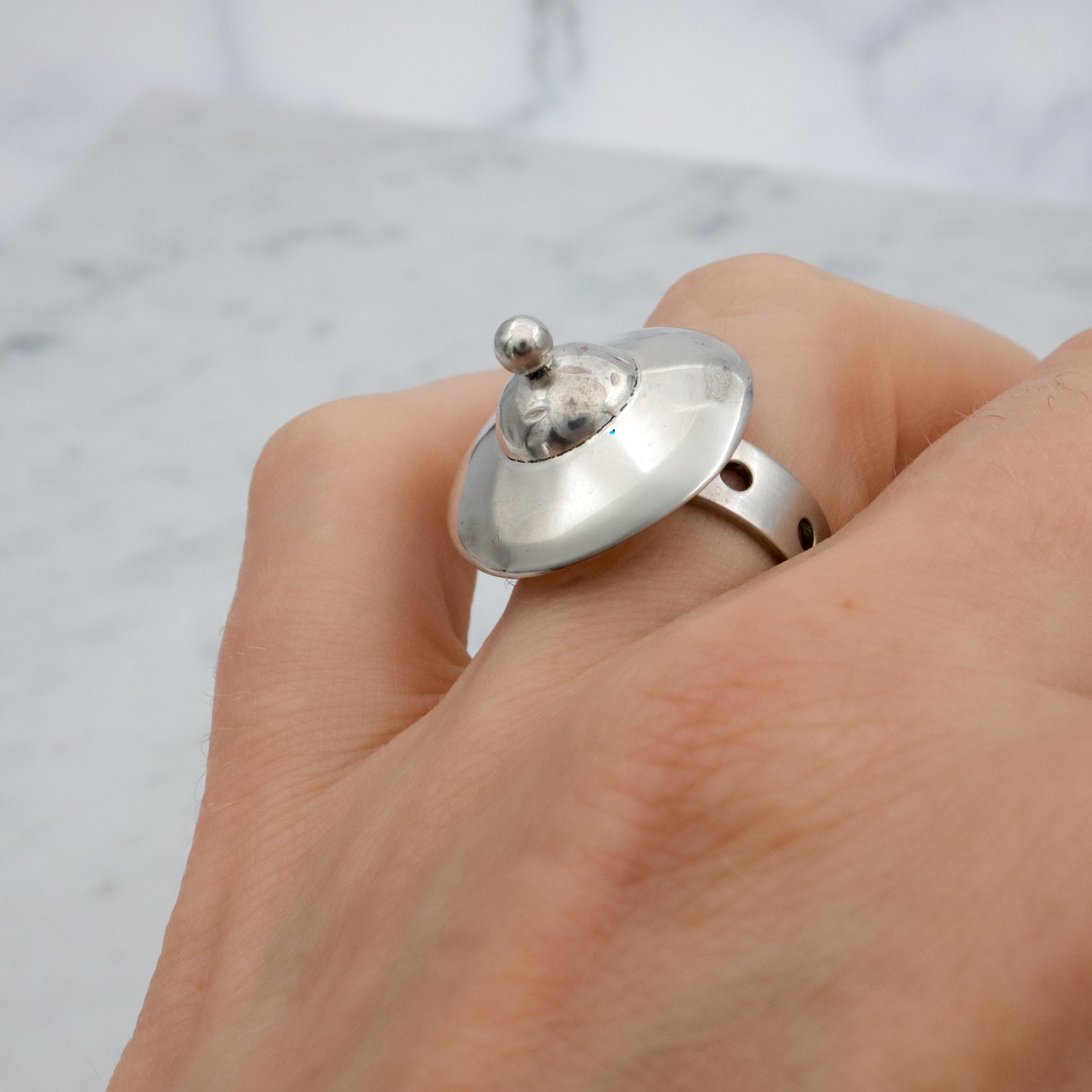 Modernist sculptural sterling disc ring, size 7