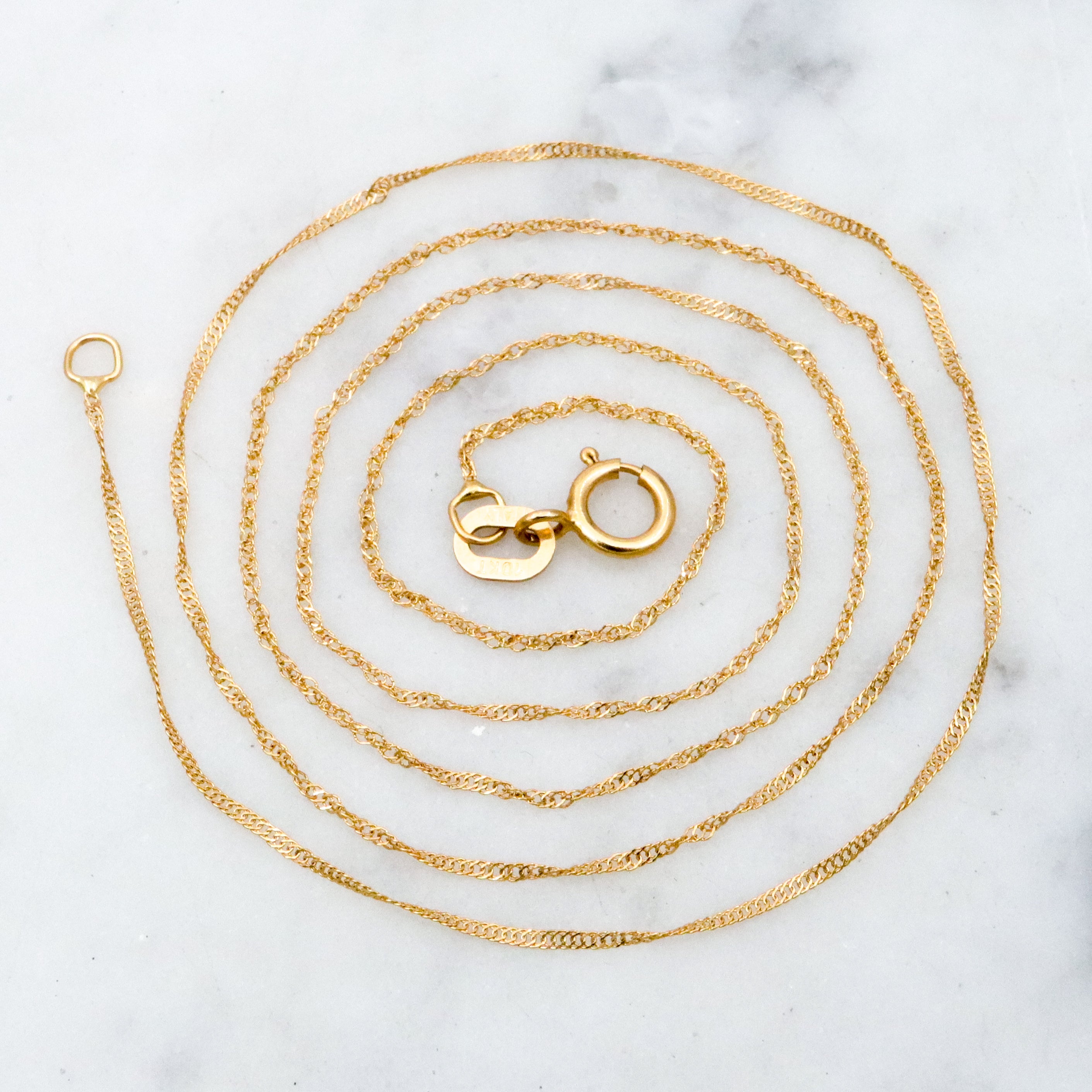 Delicate vintage Italian 10k gold singapore link chain 18