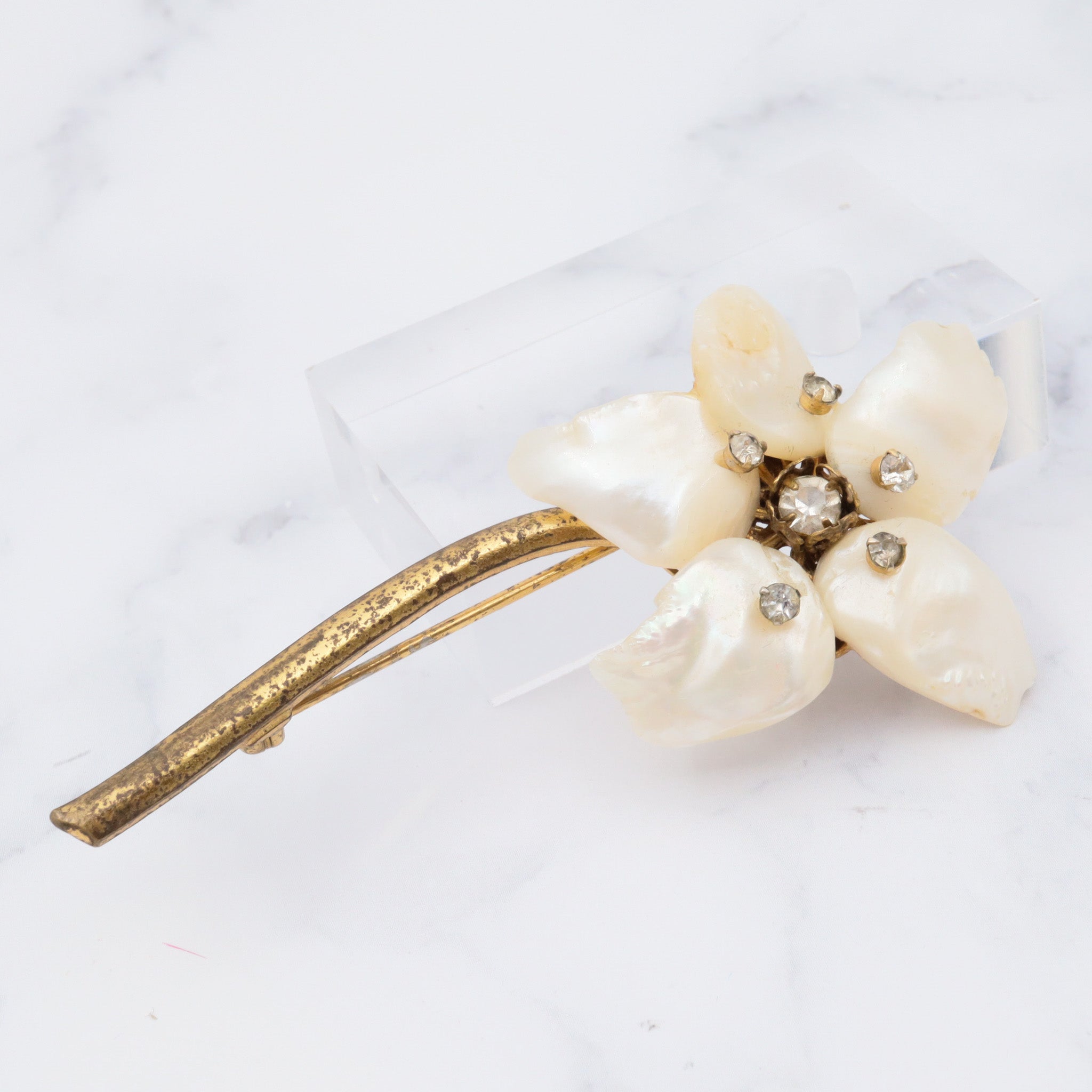 Vintage de mario baroque pearl and rhinestone gold plated flower brooch