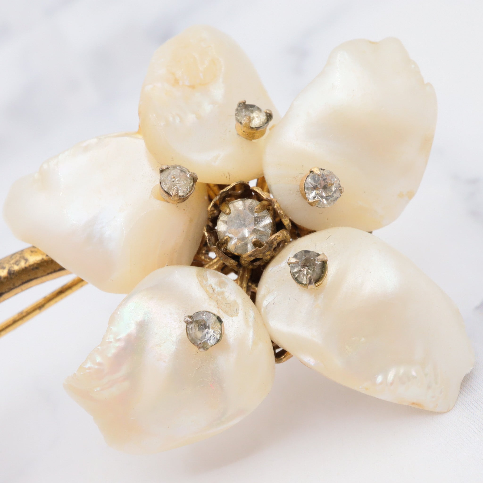 Vintage de mario baroque pearl and rhinestone gold plated flower brooch