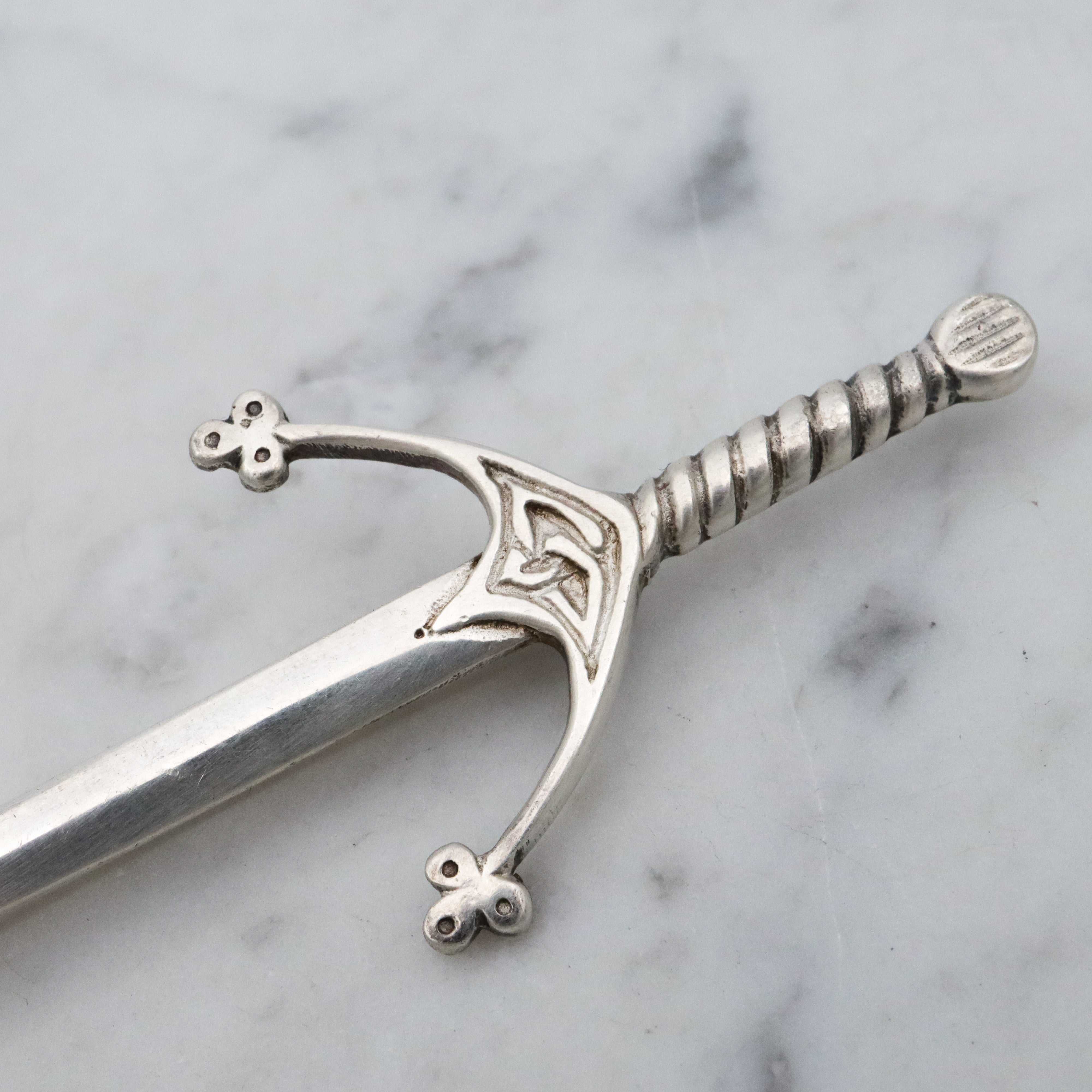 Large vintage sterling Celtic Claymore sword kilt pin