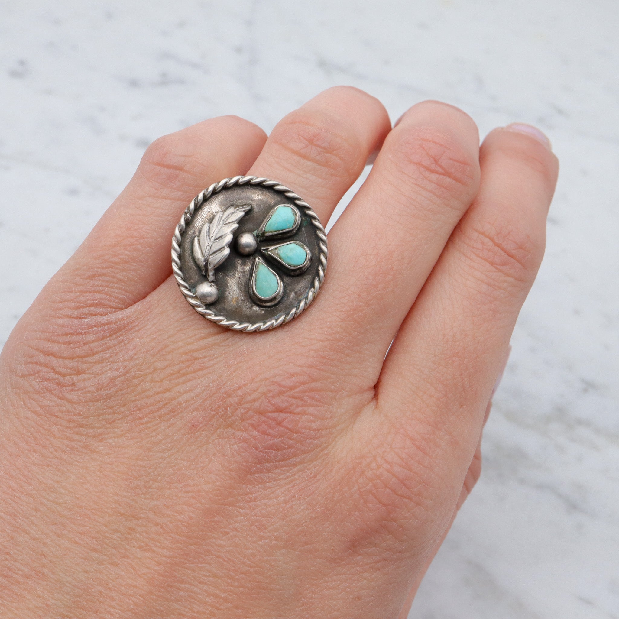 Vintage Native American sterling & turquoise ring, sz 5.75