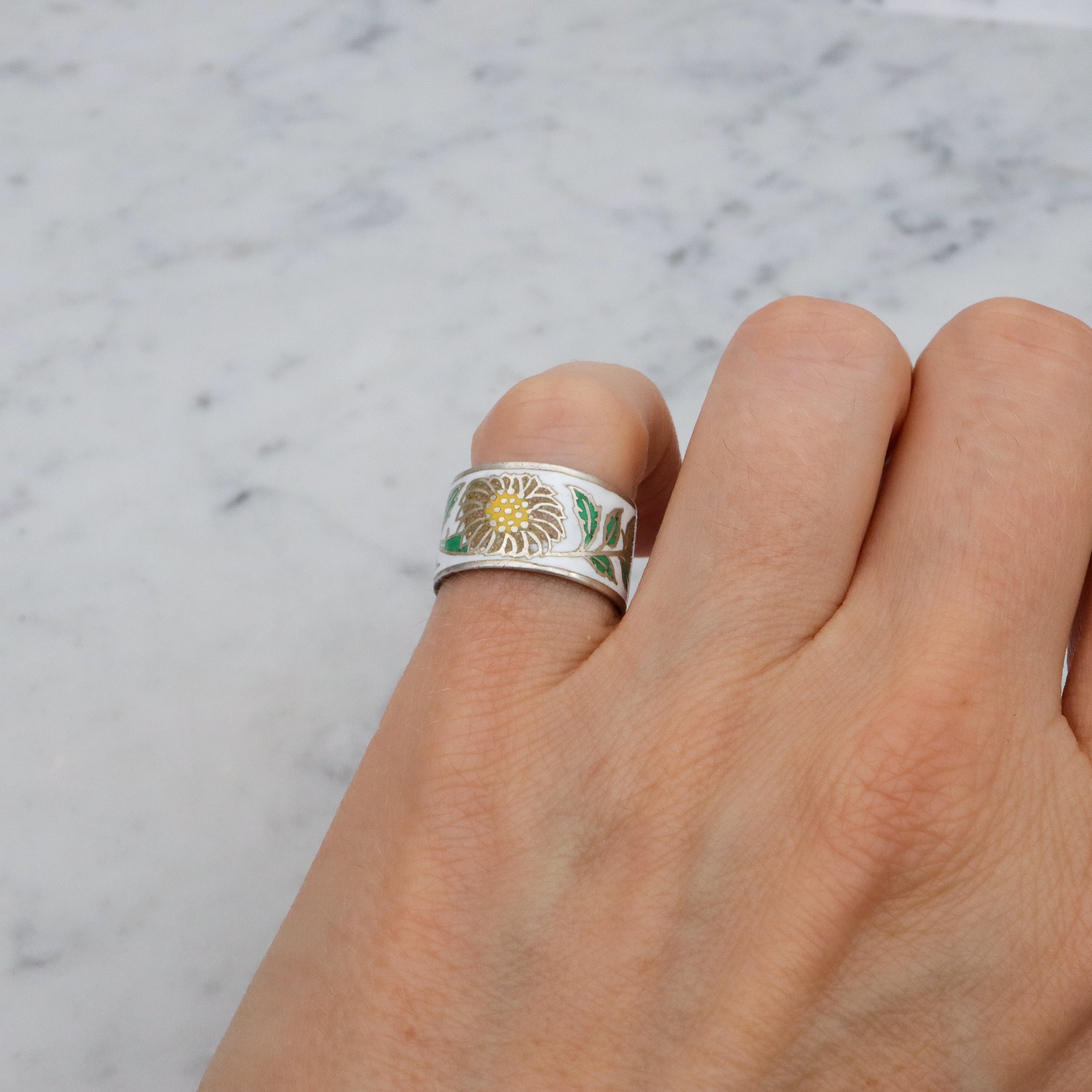 Retro sterling Thai enamel chrysanthemum band, size 5