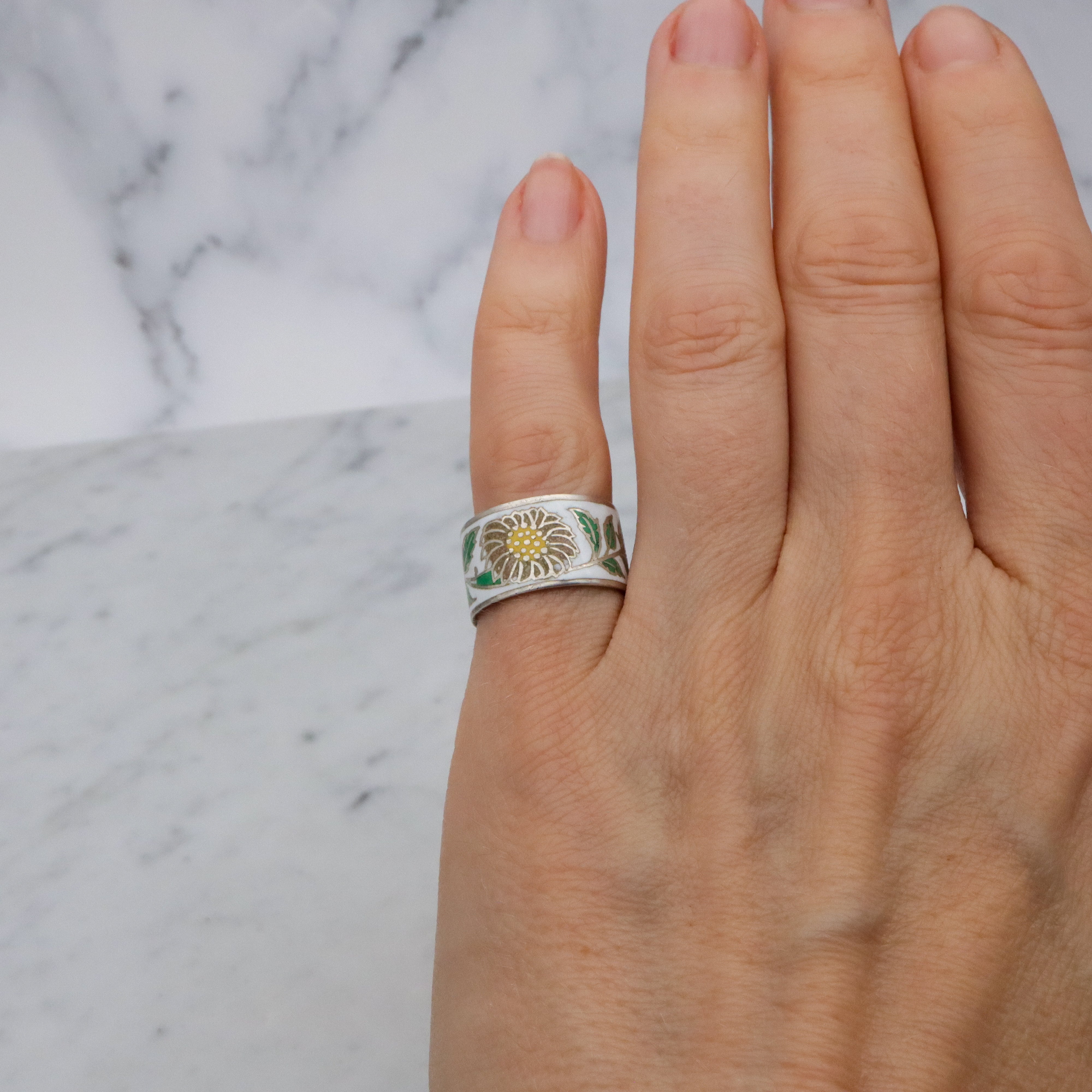 Retro sterling Thai enamel chrysanthemum band, size 5