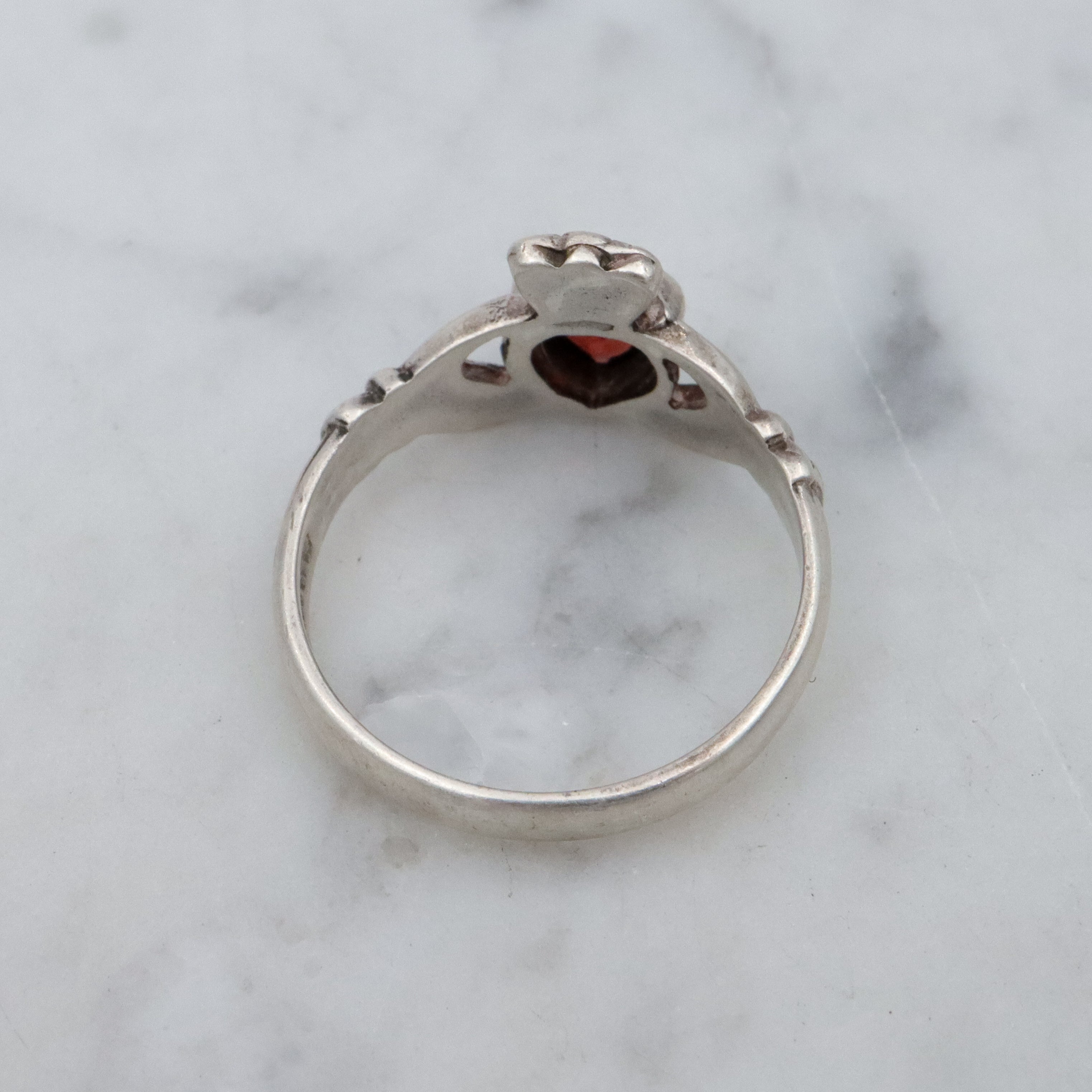 Vintage Irish sterling garnet Claddagh ring, size 7.25