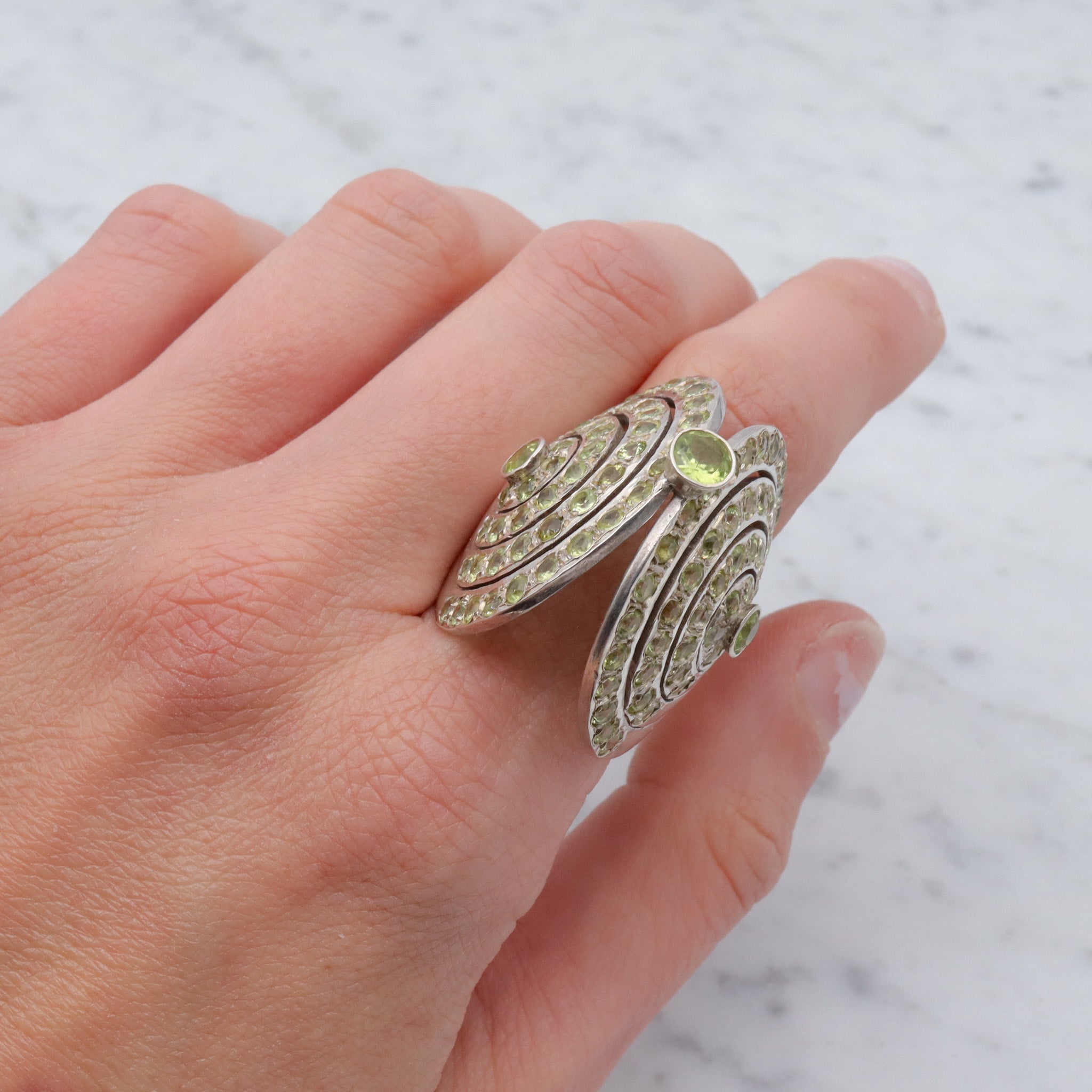Massive sterling & peridot disc ring, sz 9.5