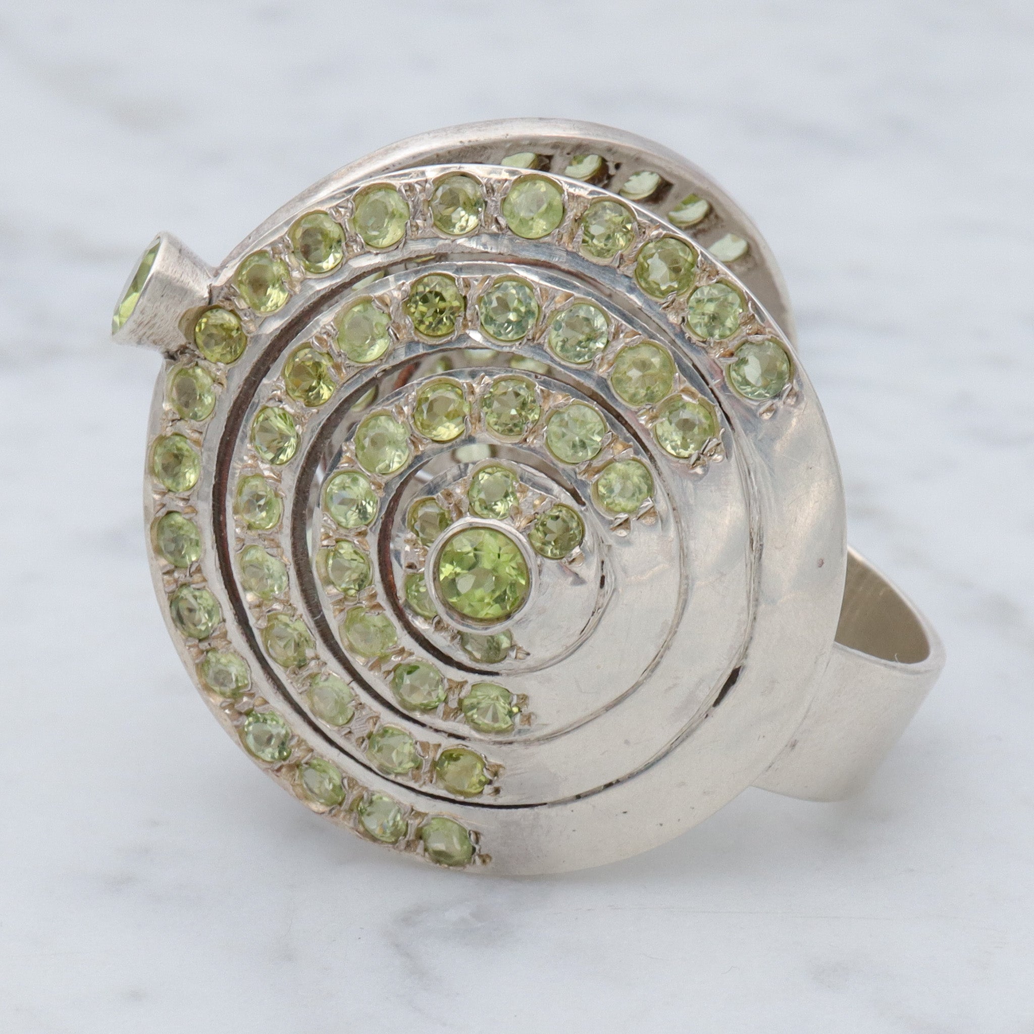 Massive sterling & peridot disc ring, sz 9.5