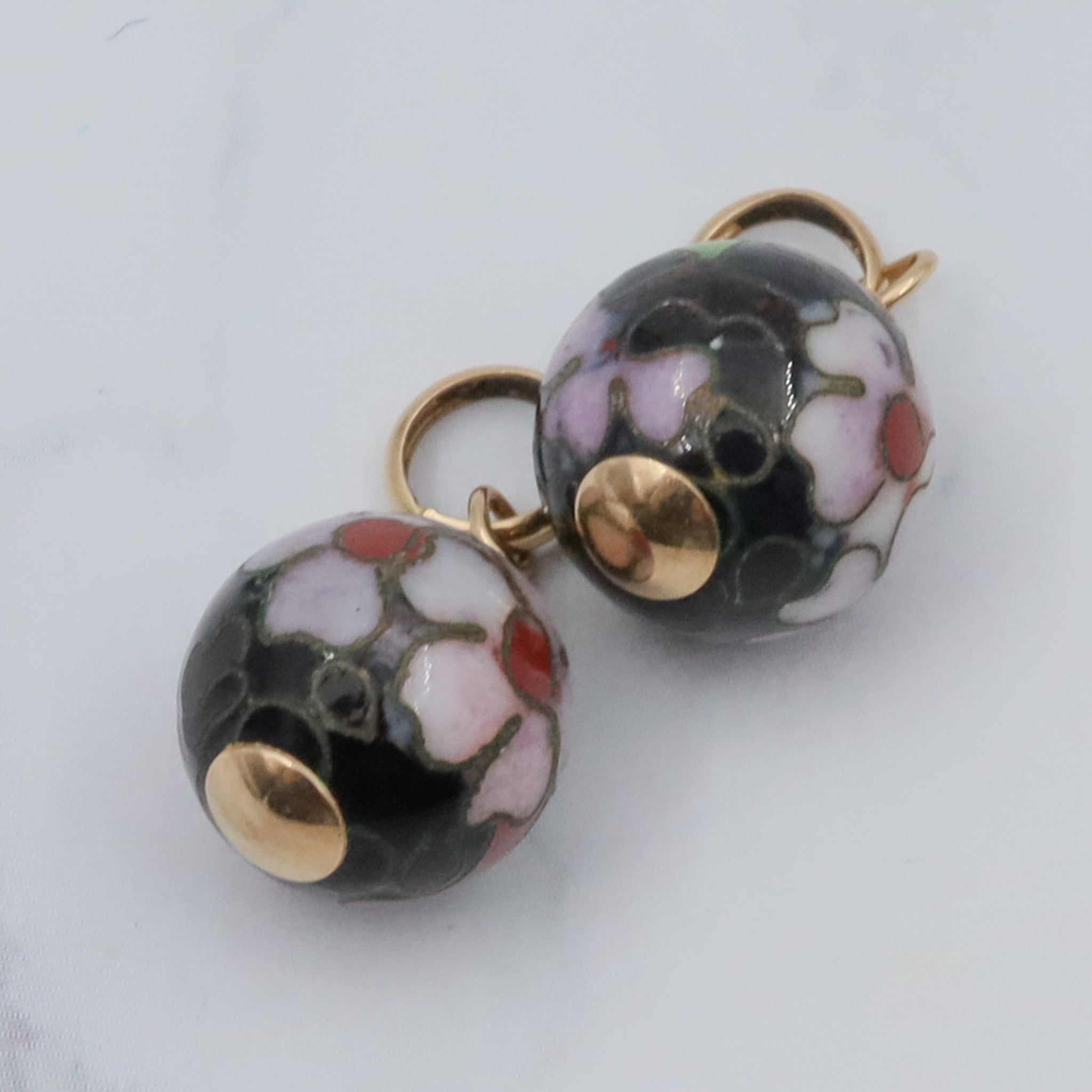 Vintage 14k gold & black cloissone enamel bead pendant