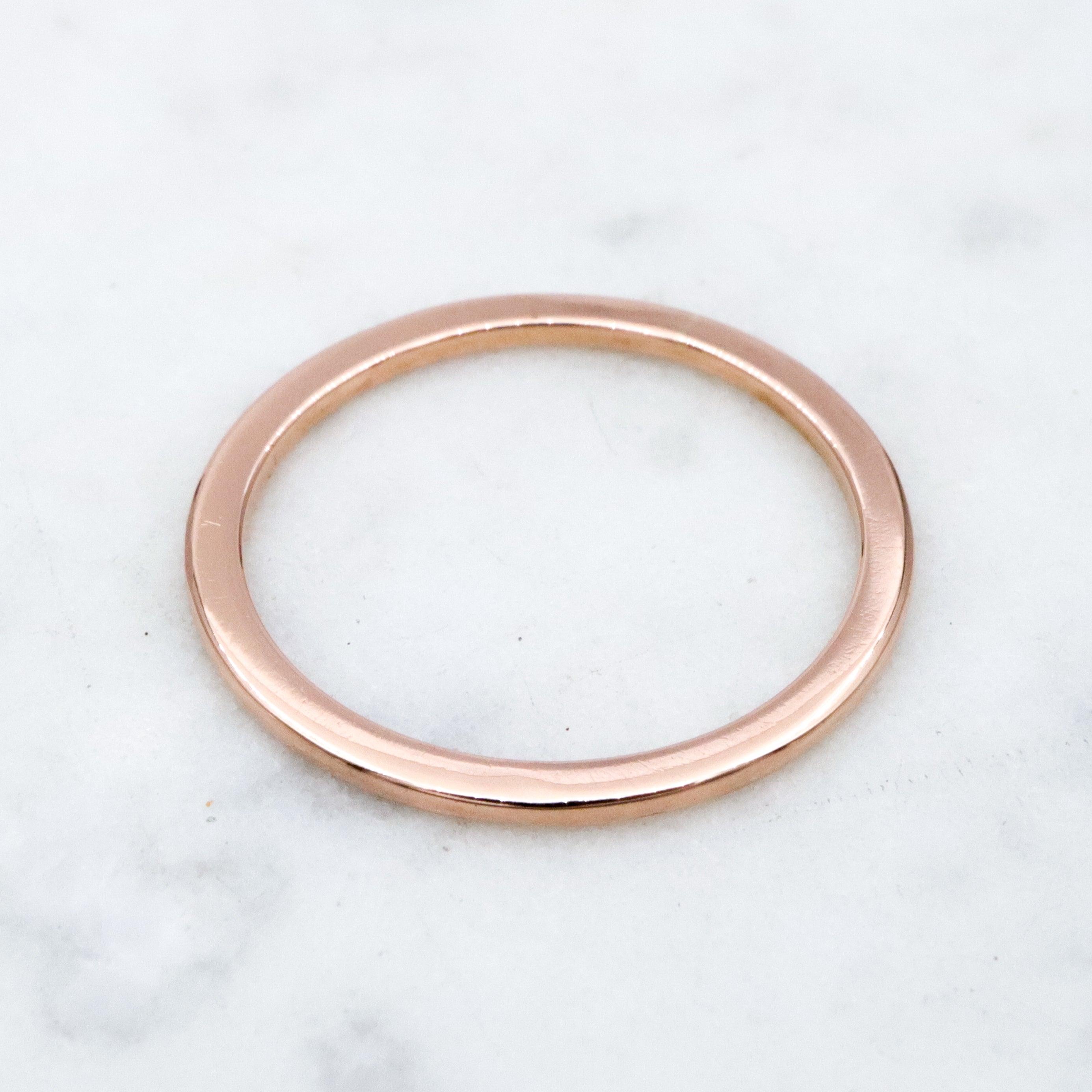 Vintage 14k gold thin knife edge band, size 7