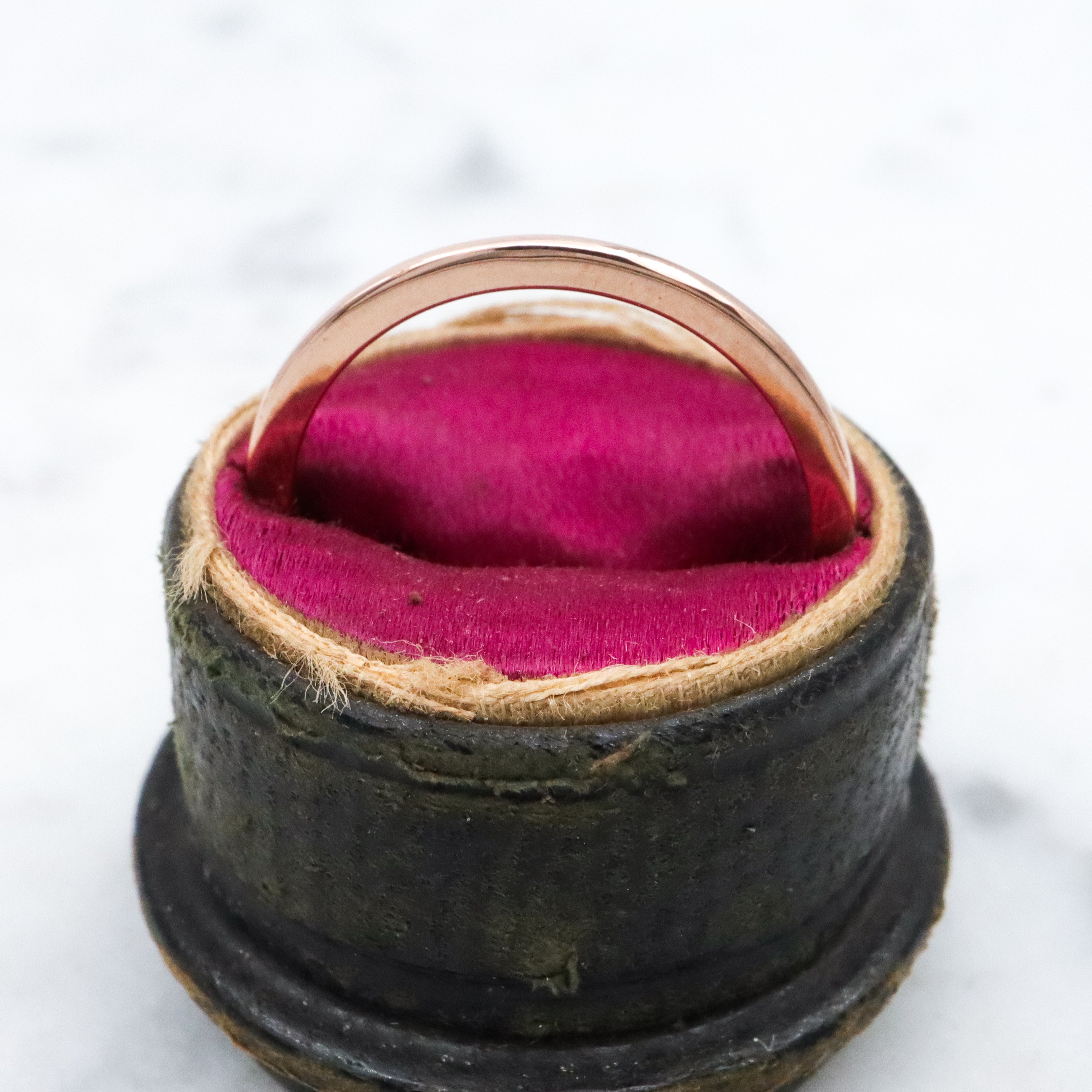 Vintage 14k gold thin knife edge band, size 7