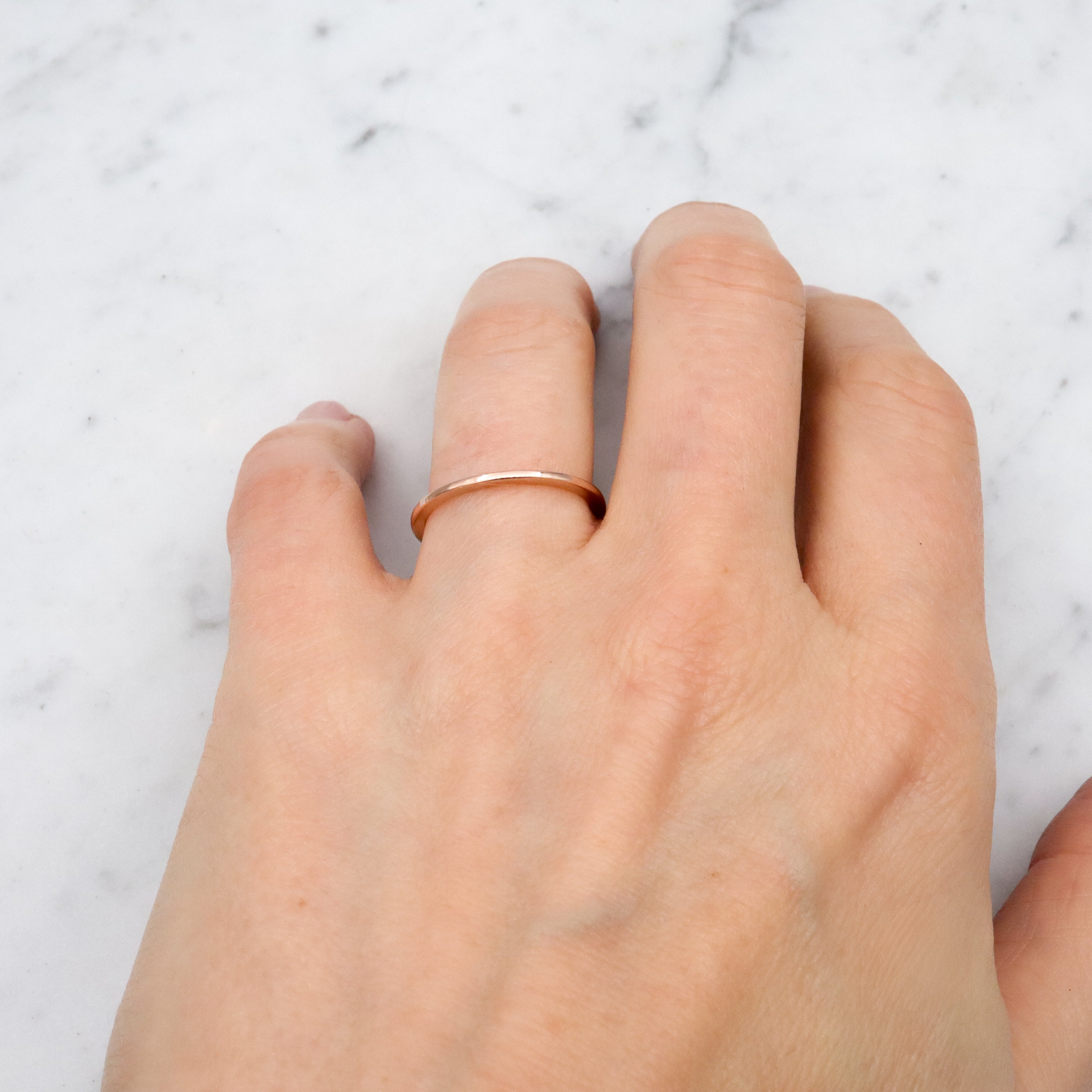 Vintage 14k gold thin knife edge band, size 7