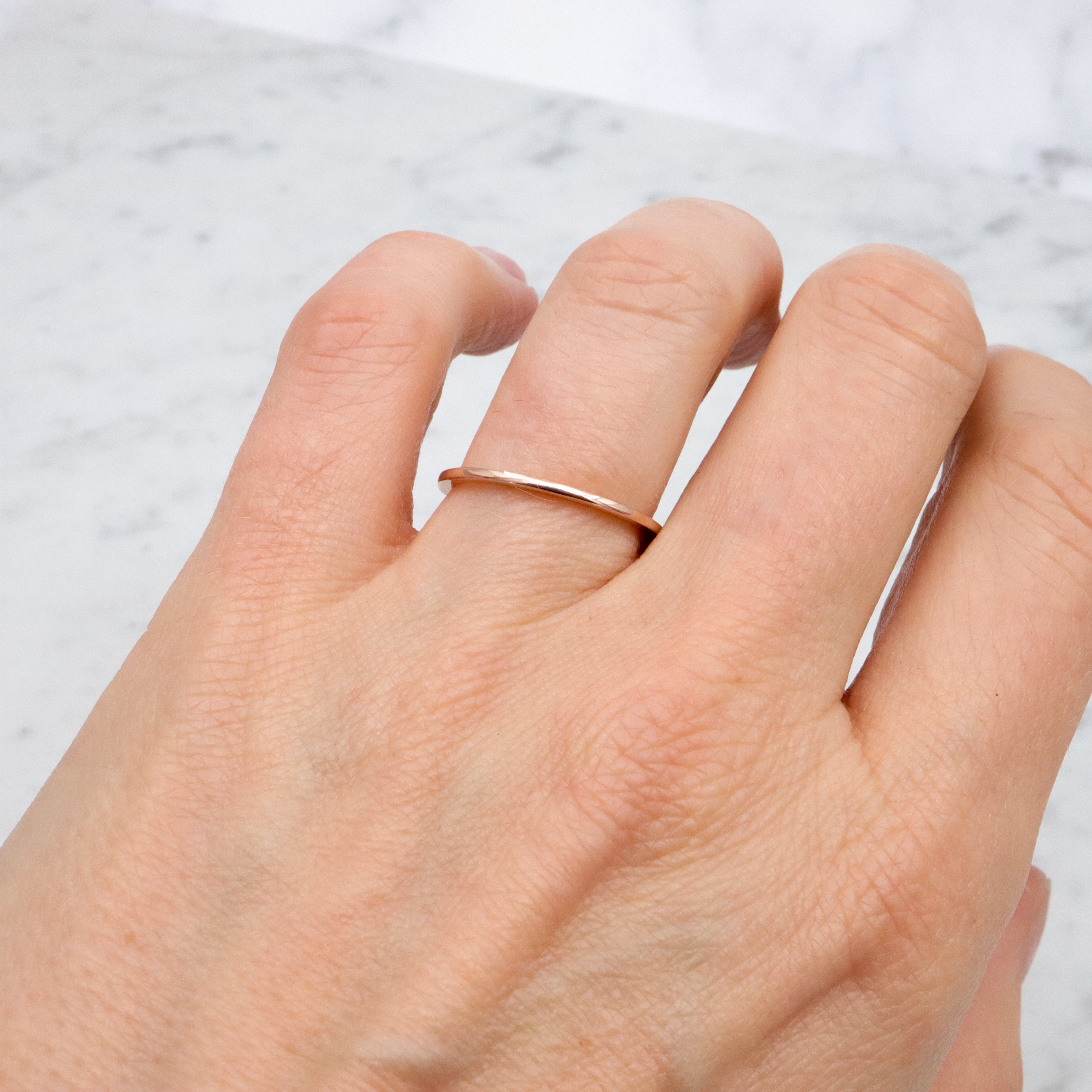 Vintage 14k gold thin knife edge band, size 7