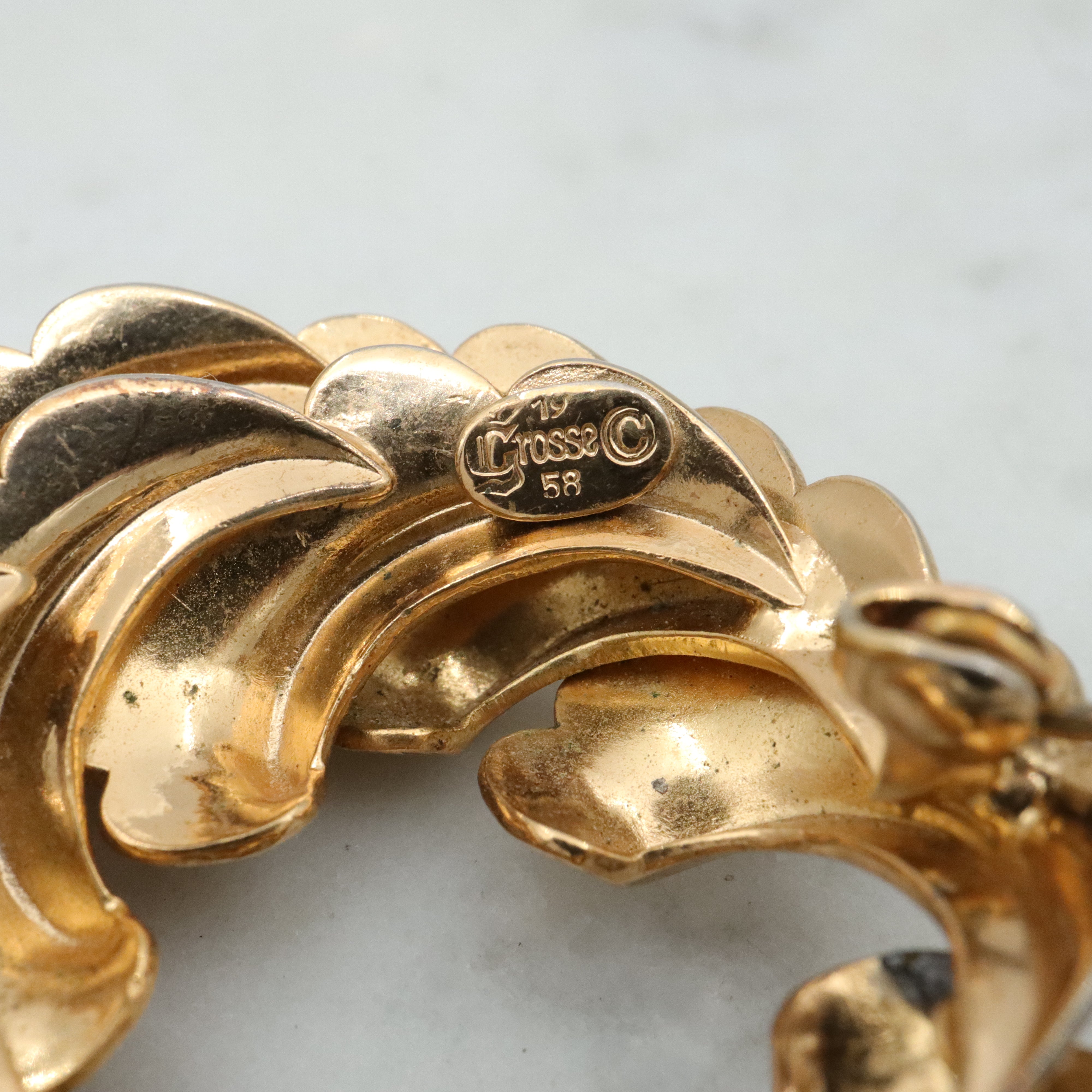 1958 Henkel & Grosse gold plated feather wreath brooch