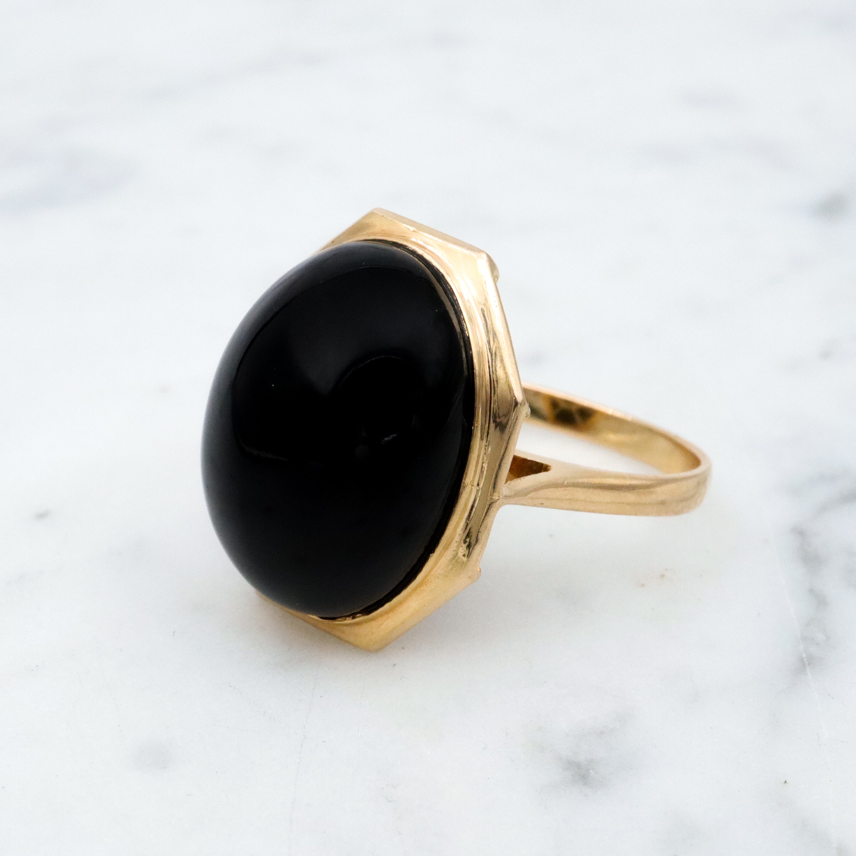 Mid Century 14k gold hexagonal framed onyx cabochon ring, size 7